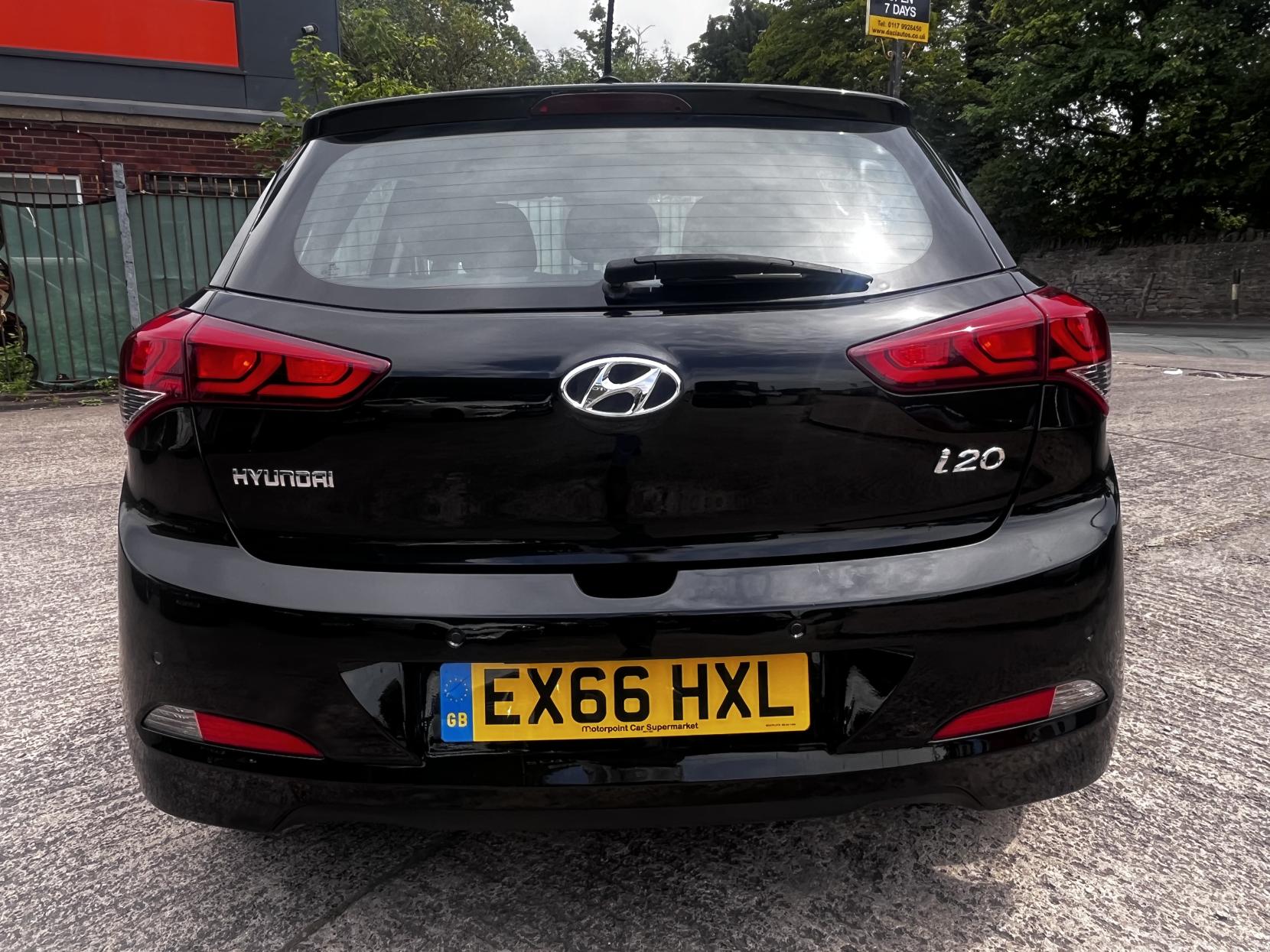 Hyundai i20 1.2 Blue Drive SE Hatchback 5dr Petrol Manual Euro 6 (s/s) (84 ps)