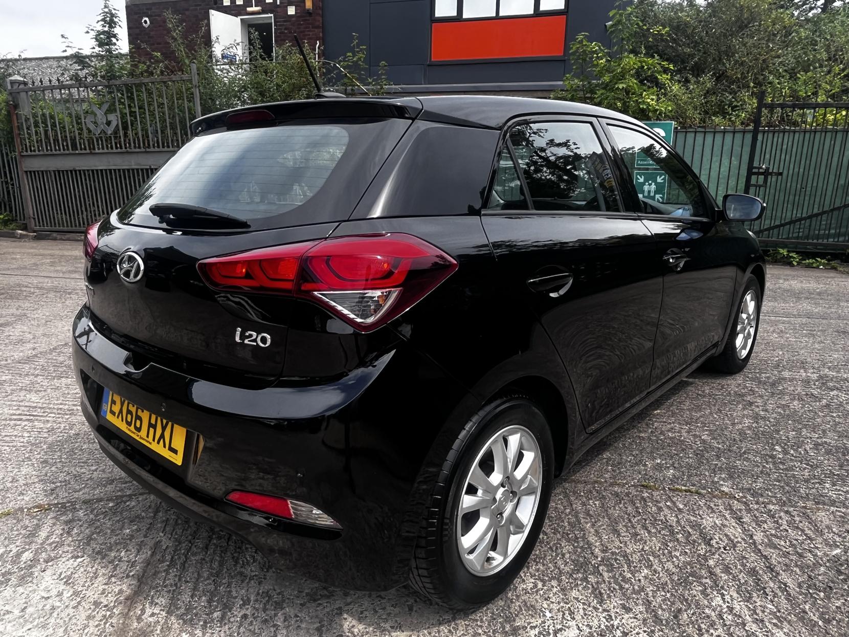 Hyundai i20 1.2 Blue Drive SE Hatchback 5dr Petrol Manual Euro 6 (s/s) (84 ps)