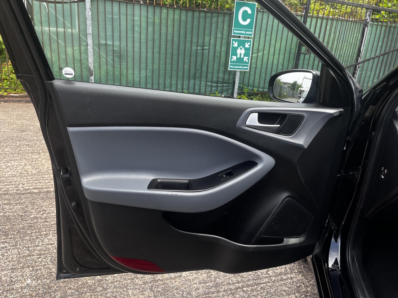 Hyundai i20 1.2 Blue Drive SE Hatchback 5dr Petrol Manual Euro 6 (s/s) (84 ps)