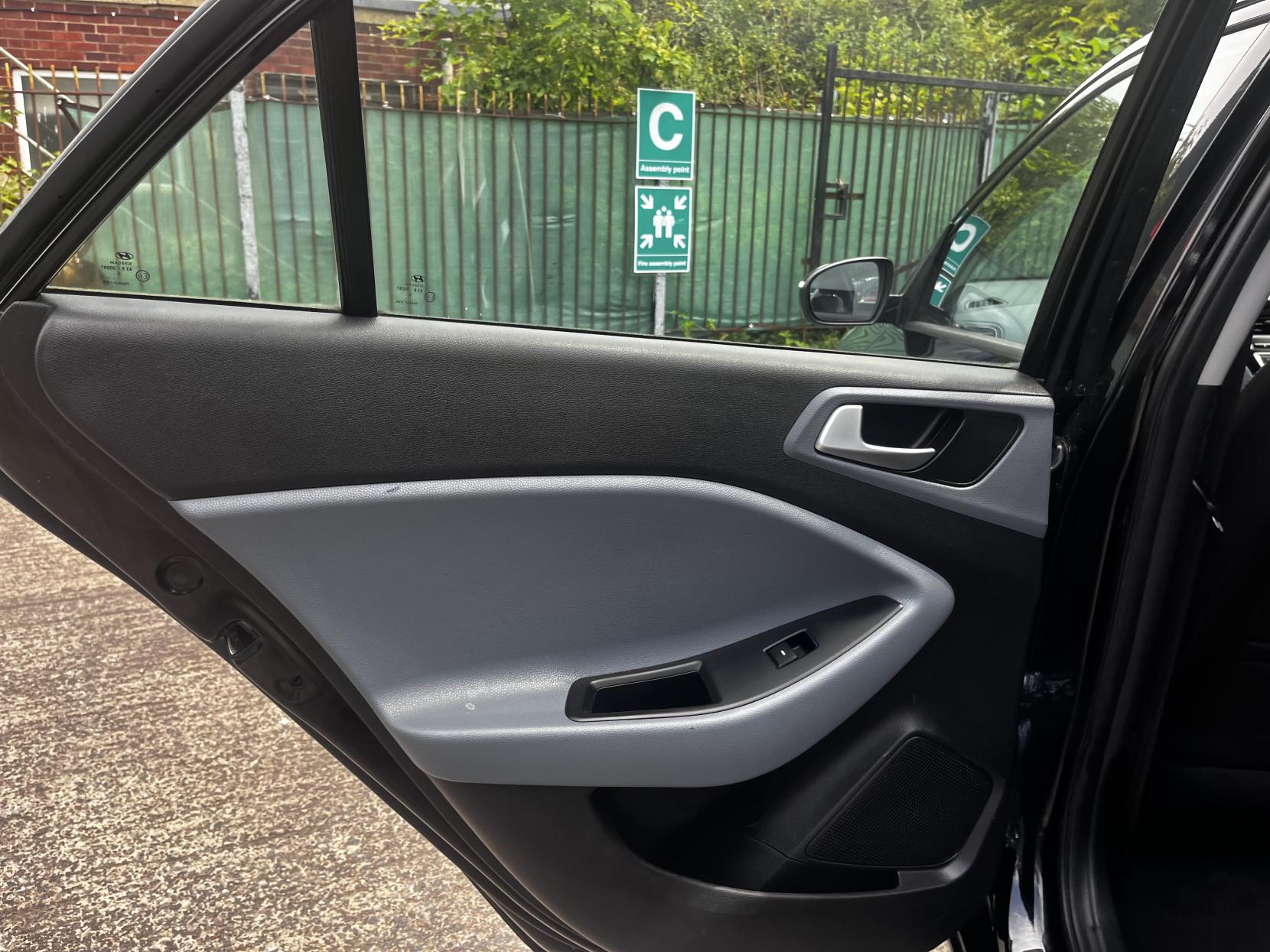 Hyundai i20 1.2 Blue Drive SE Hatchback 5dr Petrol Manual Euro 6 (s/s) (84 ps)