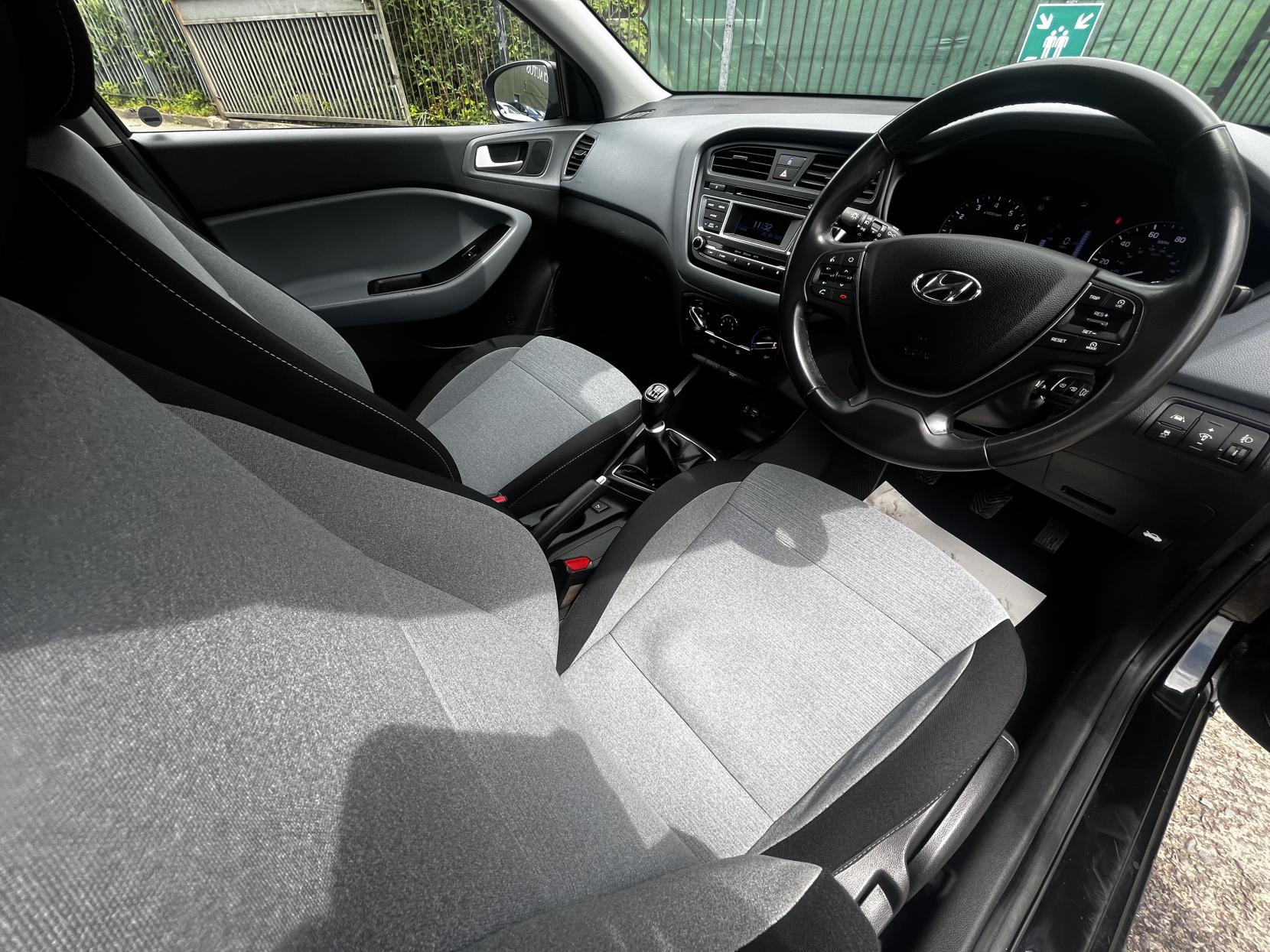 Hyundai i20 1.2 Blue Drive SE Hatchback 5dr Petrol Manual Euro 6 (s/s) (84 ps)