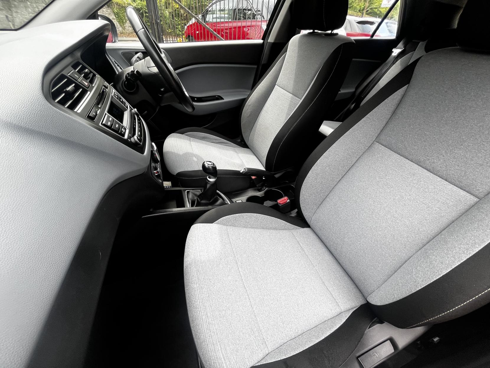 Hyundai i20 1.2 Blue Drive SE Hatchback 5dr Petrol Manual Euro 6 (s/s) (84 ps)