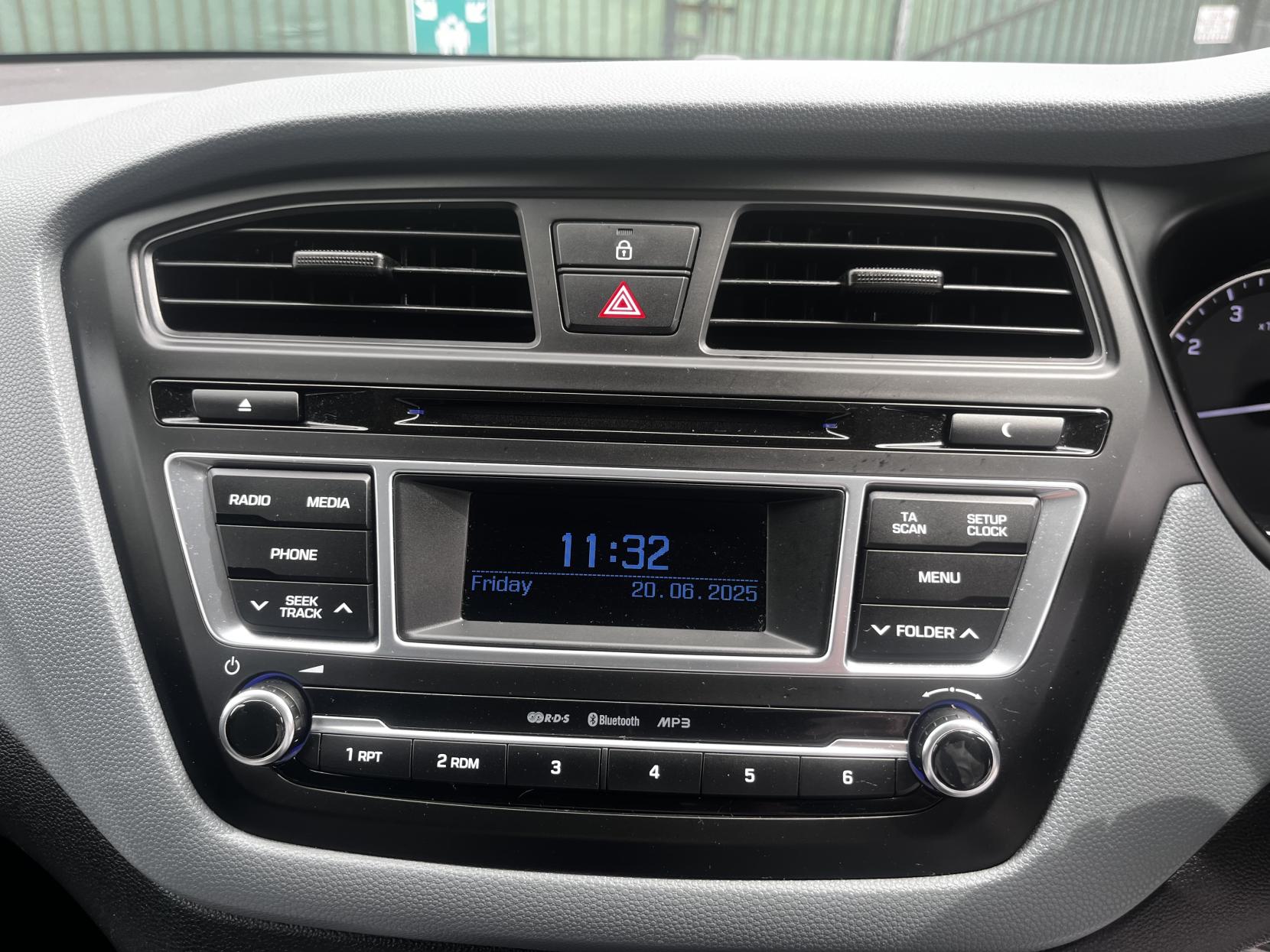 Hyundai i20 1.2 Blue Drive SE Hatchback 5dr Petrol Manual Euro 6 (s/s) (84 ps)