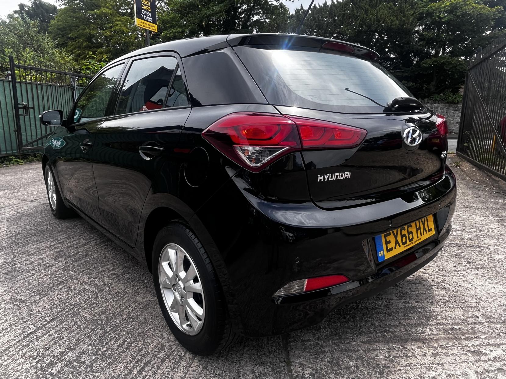 Hyundai i20 1.2 Blue Drive SE Hatchback 5dr Petrol Manual Euro 6 (s/s) (84 ps)