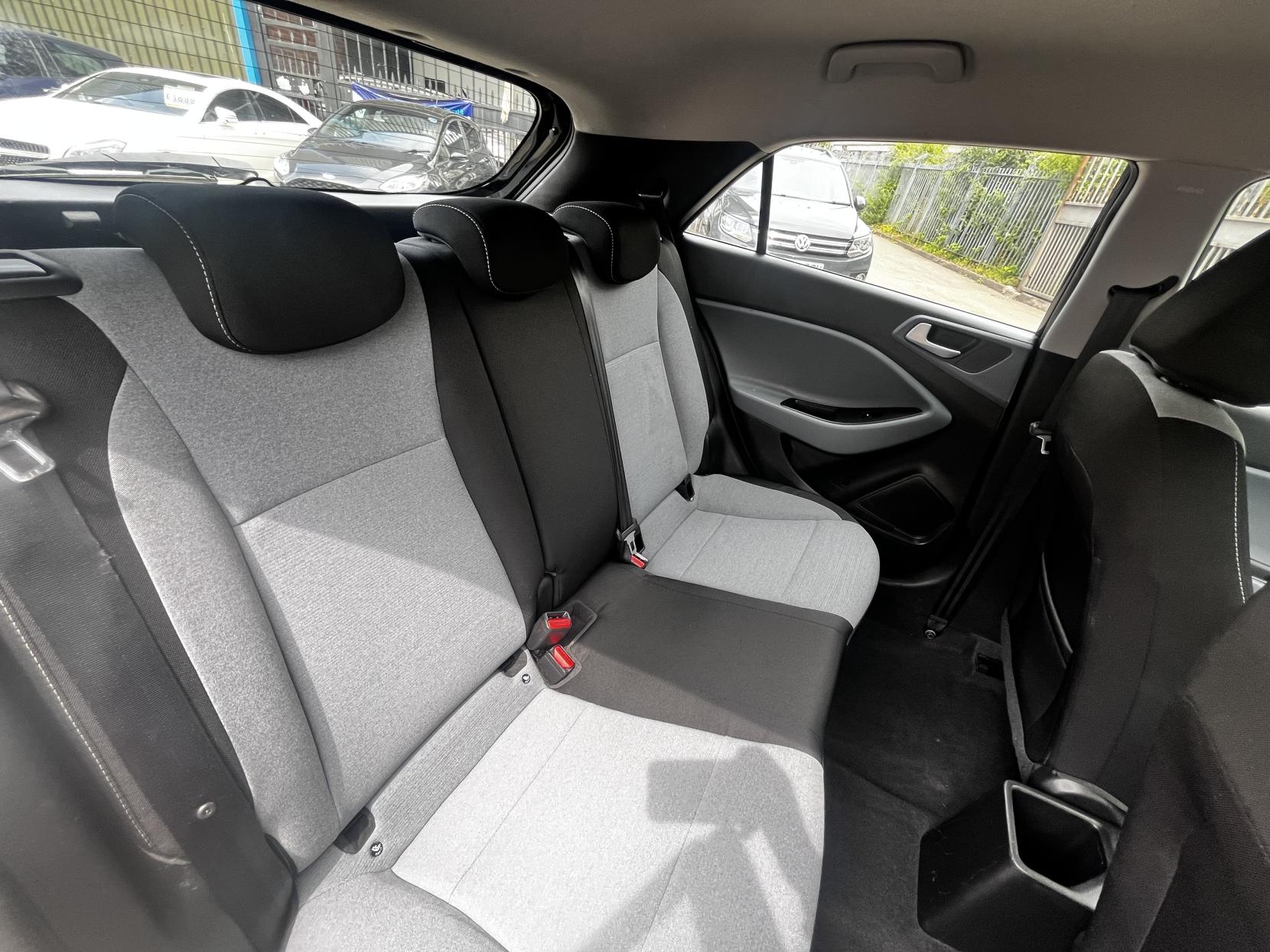 Hyundai i20 1.2 Blue Drive SE Hatchback 5dr Petrol Manual Euro 6 (s/s) (84 ps)