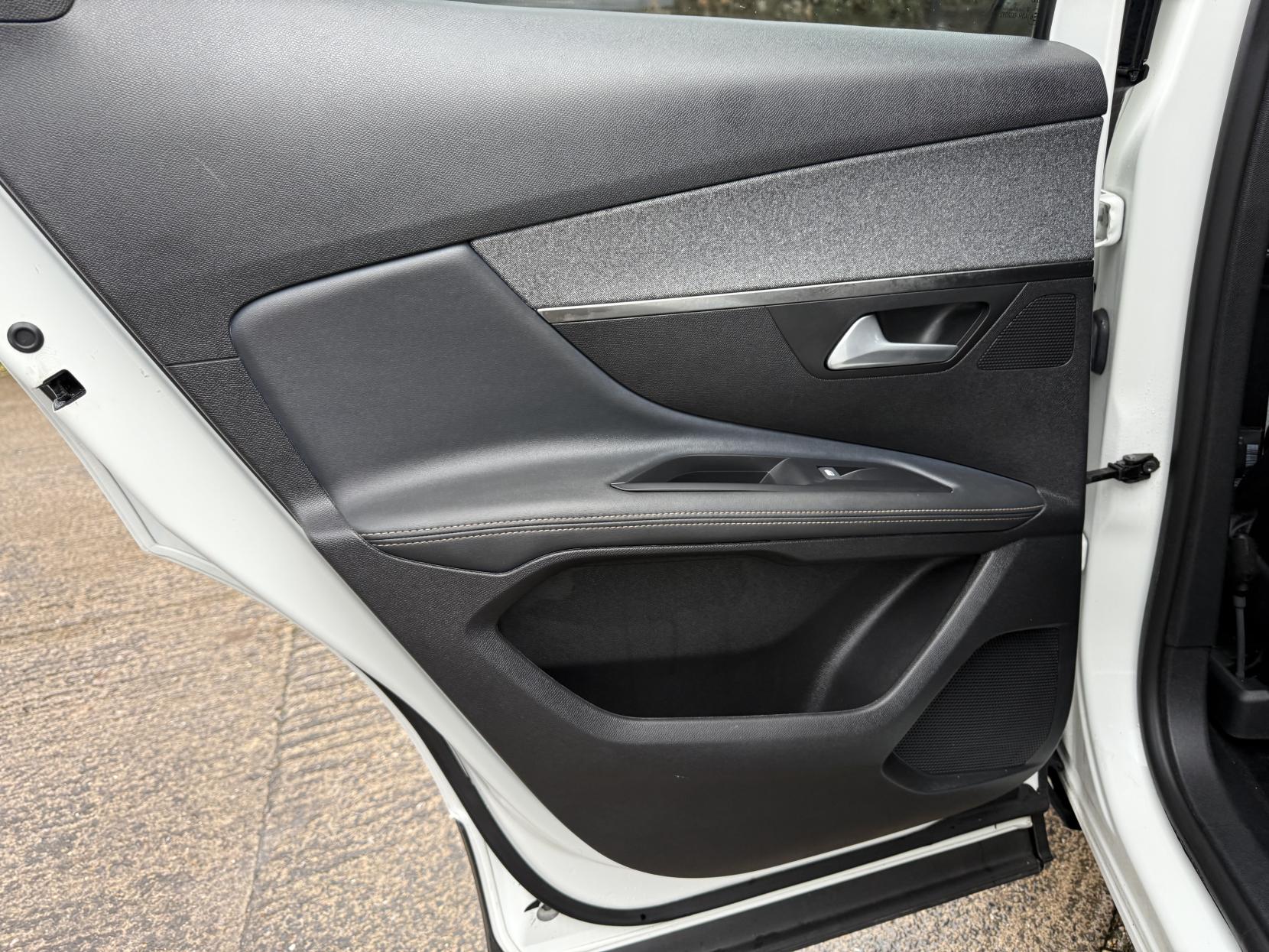 Peugeot 3008 1.6 BlueHDi GT Line SUV 5dr Diesel EAT Euro 6 (s/s) (120 ps)