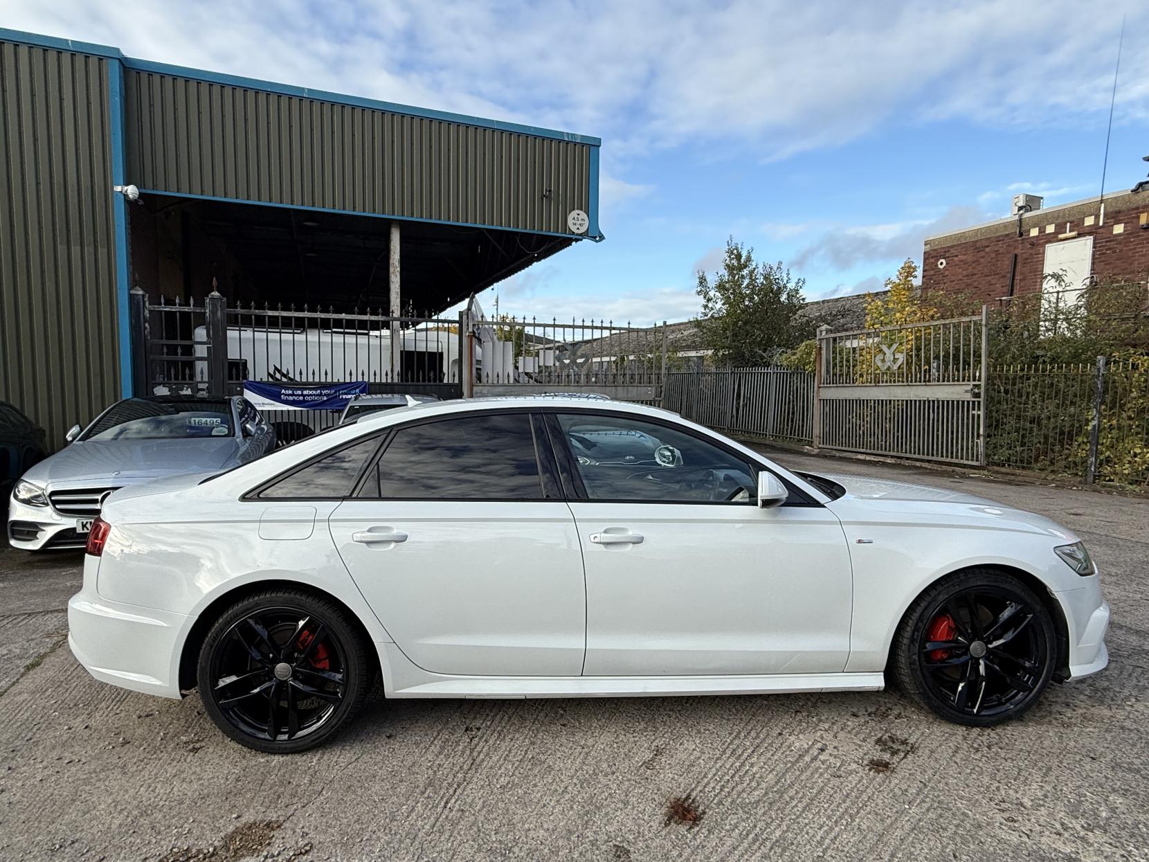 Audi A6 Saloon 2.0 TDI ultra Black Edition Saloon 4dr Diesel S Tronic Euro 6 (s/s) (190 ps)