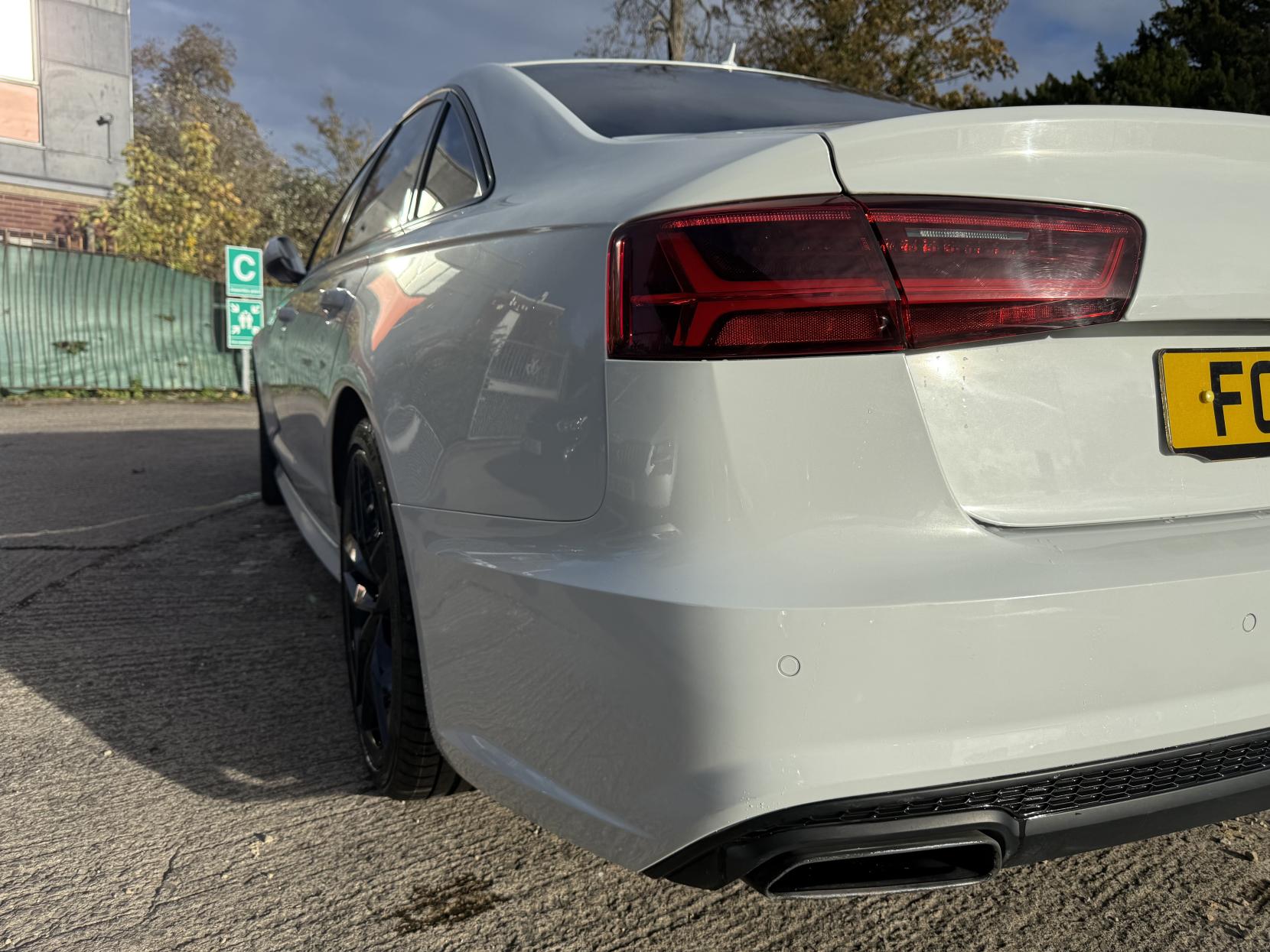 Audi A6 Saloon 2.0 TDI ultra Black Edition Saloon 4dr Diesel S Tronic Euro 6 (s/s) (190 ps)