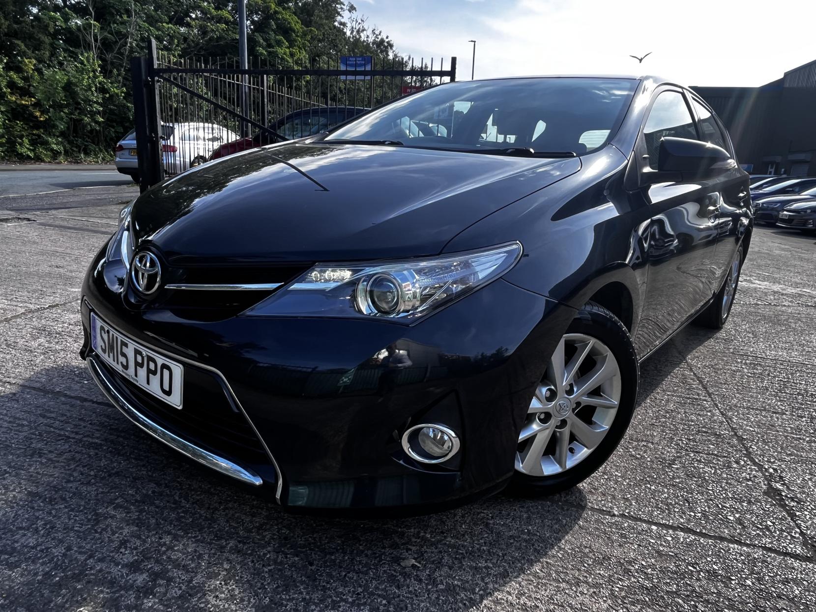 Toyota Auris 1.33 Dual VVT-i Icon Hatchback 5dr Petrol Manual Euro 5 (s/s) (101 ps)