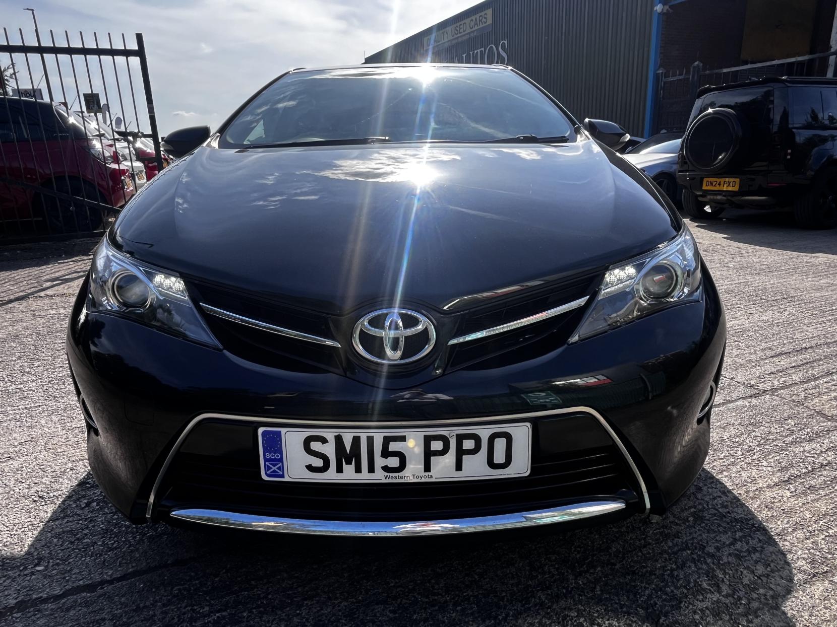 Toyota Auris 1.33 Dual VVT-i Icon Hatchback 5dr Petrol Manual Euro 5 (s/s) (101 ps)