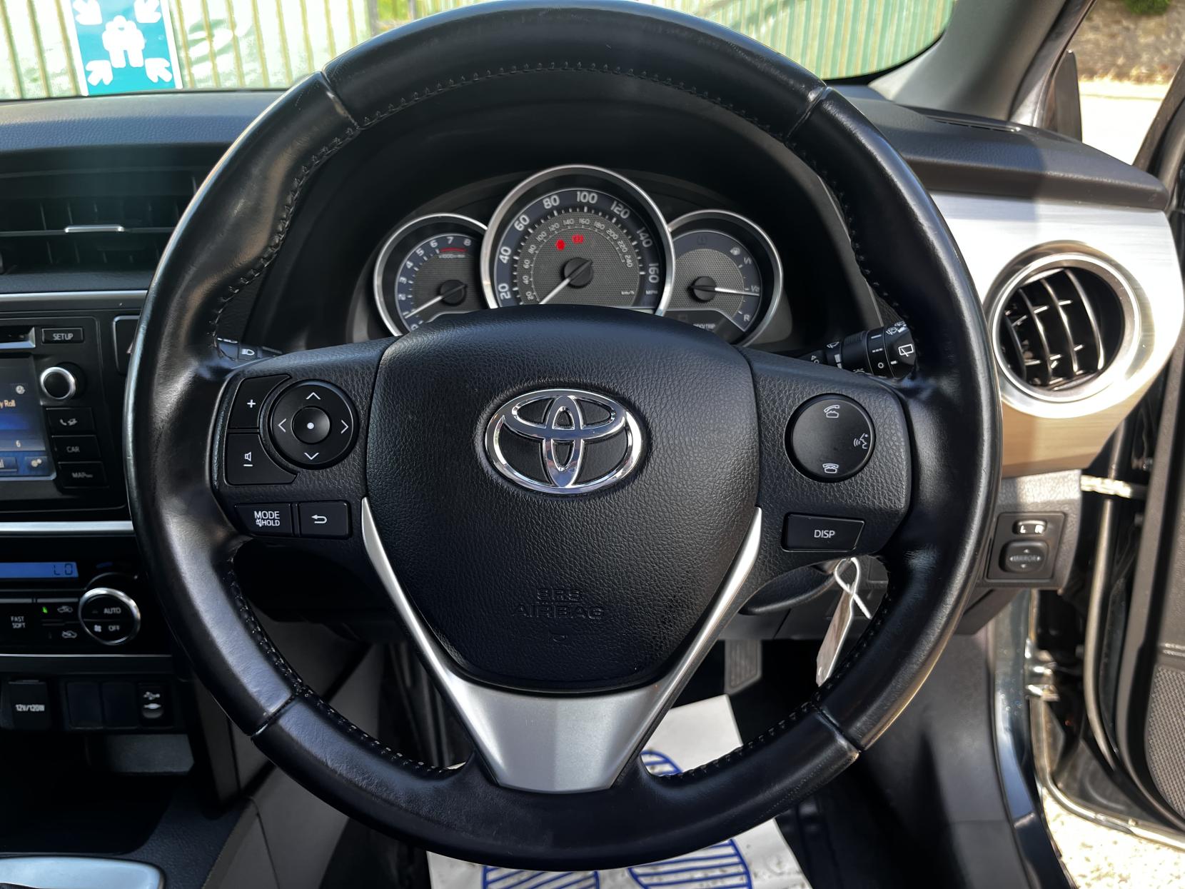 Toyota Auris 1.33 Dual VVT-i Icon Hatchback 5dr Petrol Manual Euro 5 (s/s) (101 ps)