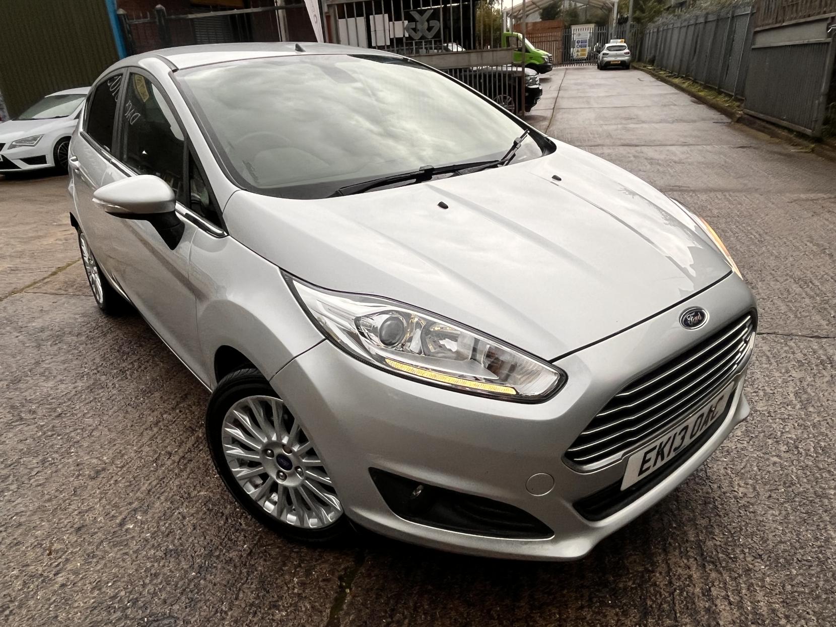 Ford Fiesta 1.0T EcoBoost Titanium Hatchback 5dr Petrol Manual Euro 5 (s/s) (100 ps)