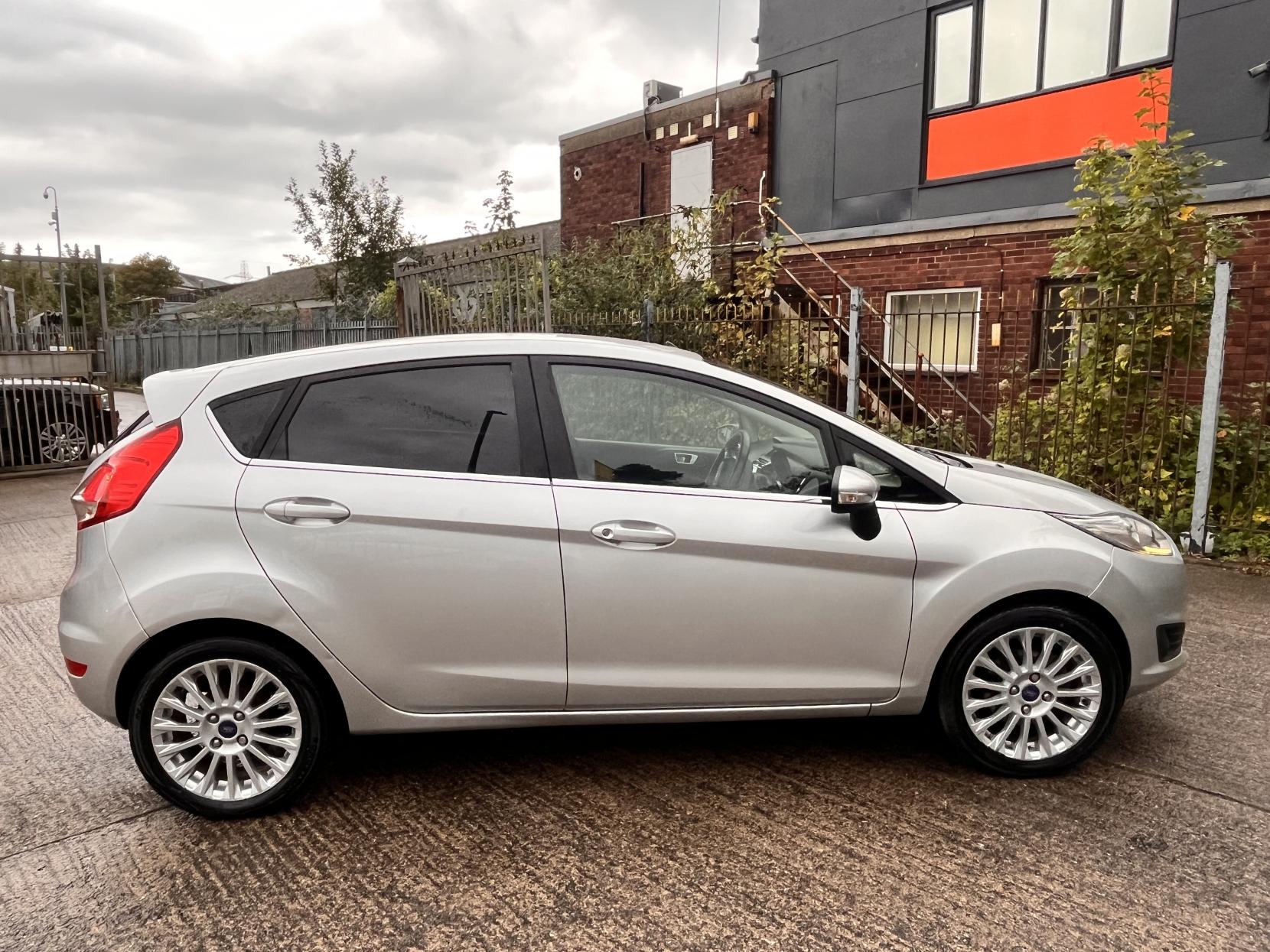 Ford Fiesta 1.0T EcoBoost Titanium Hatchback 5dr Petrol Manual Euro 5 (s/s) (100 ps)