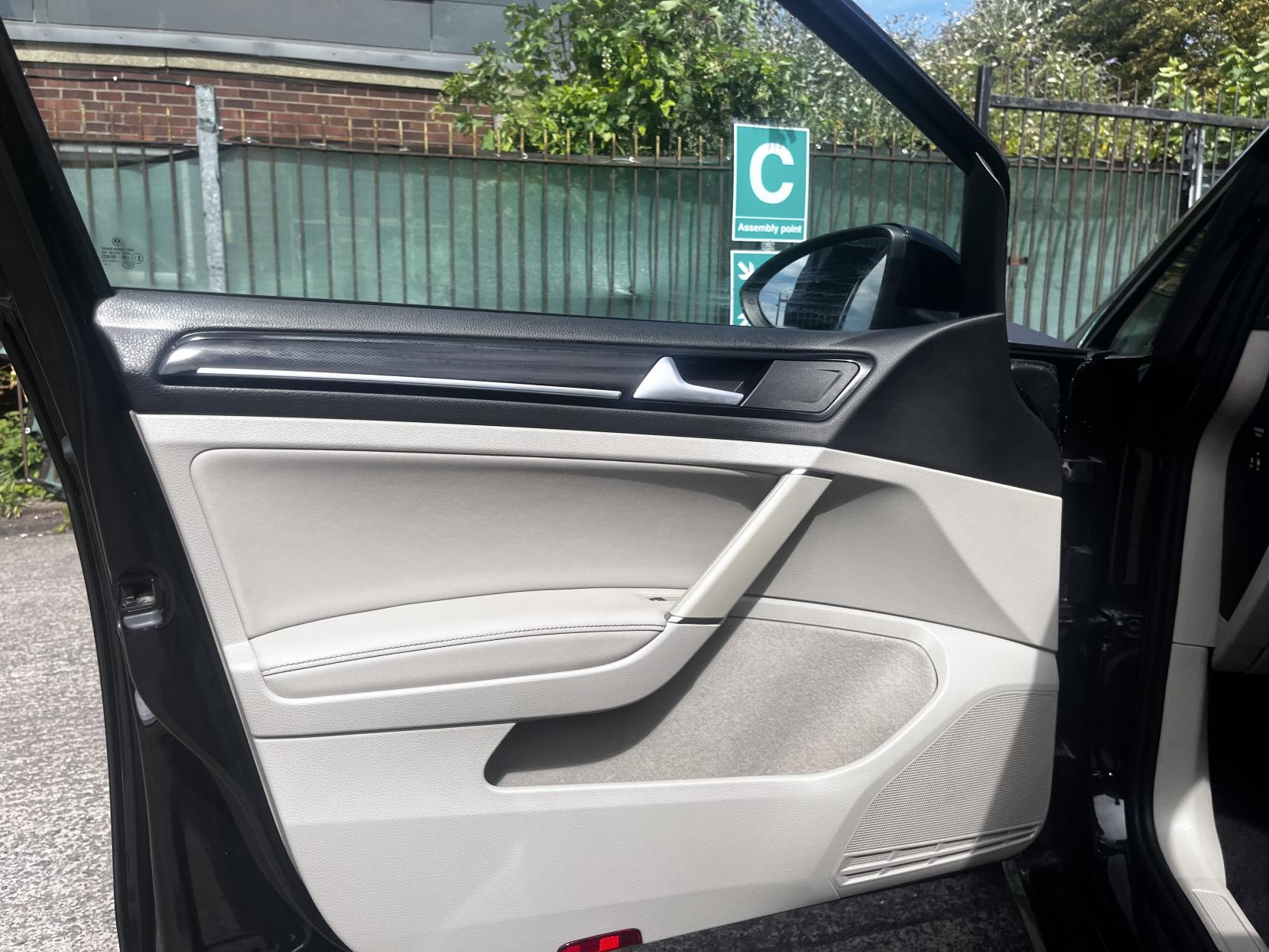 Volkswagen Golf 1.0 TSI Match BlueMotion Hatchback 5dr Petrol DSG Euro 6 (s/s) (115 bhp)