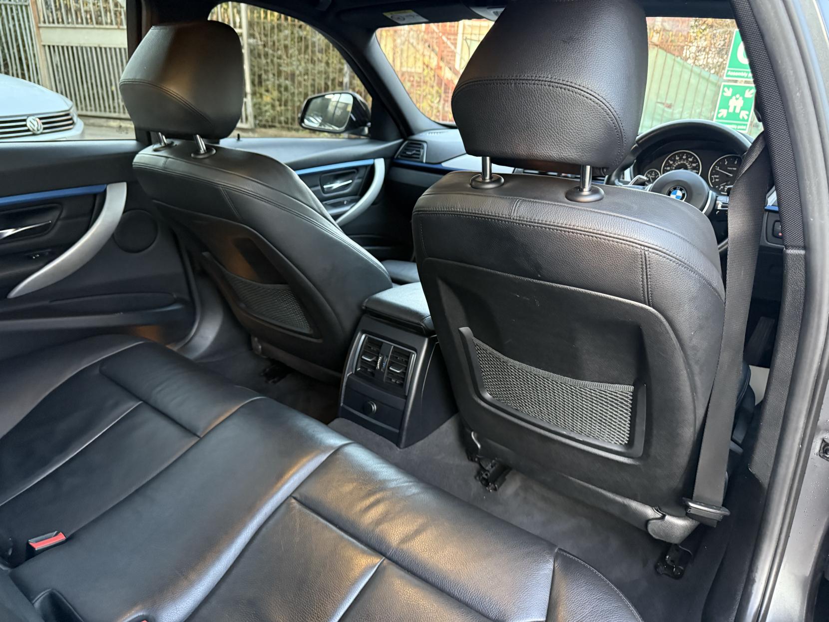 BMW 3 Series 2.0 320d M Sport Saloon 4dr Diesel Auto Euro 6 (s/s) (190 ps)