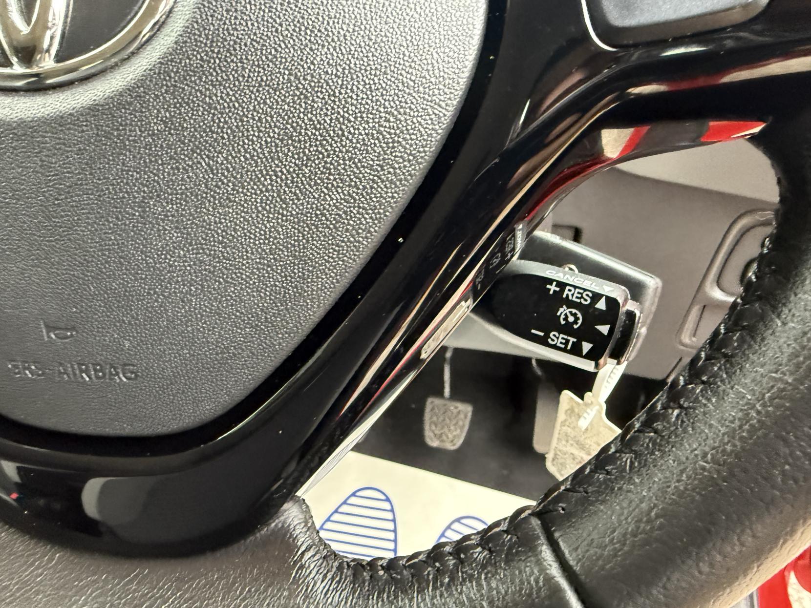 Toyota AYGO 1.0 VVT-i x-play Hatchback 5dr Petrol Manual Euro 6 (71 ps)