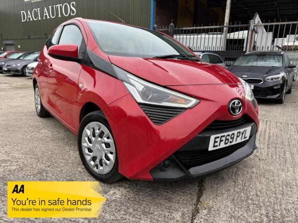 Toyota AYGO 1.0 VVT-i x-play Hatchback 5dr Petrol Manual Euro 6 (71 ps)