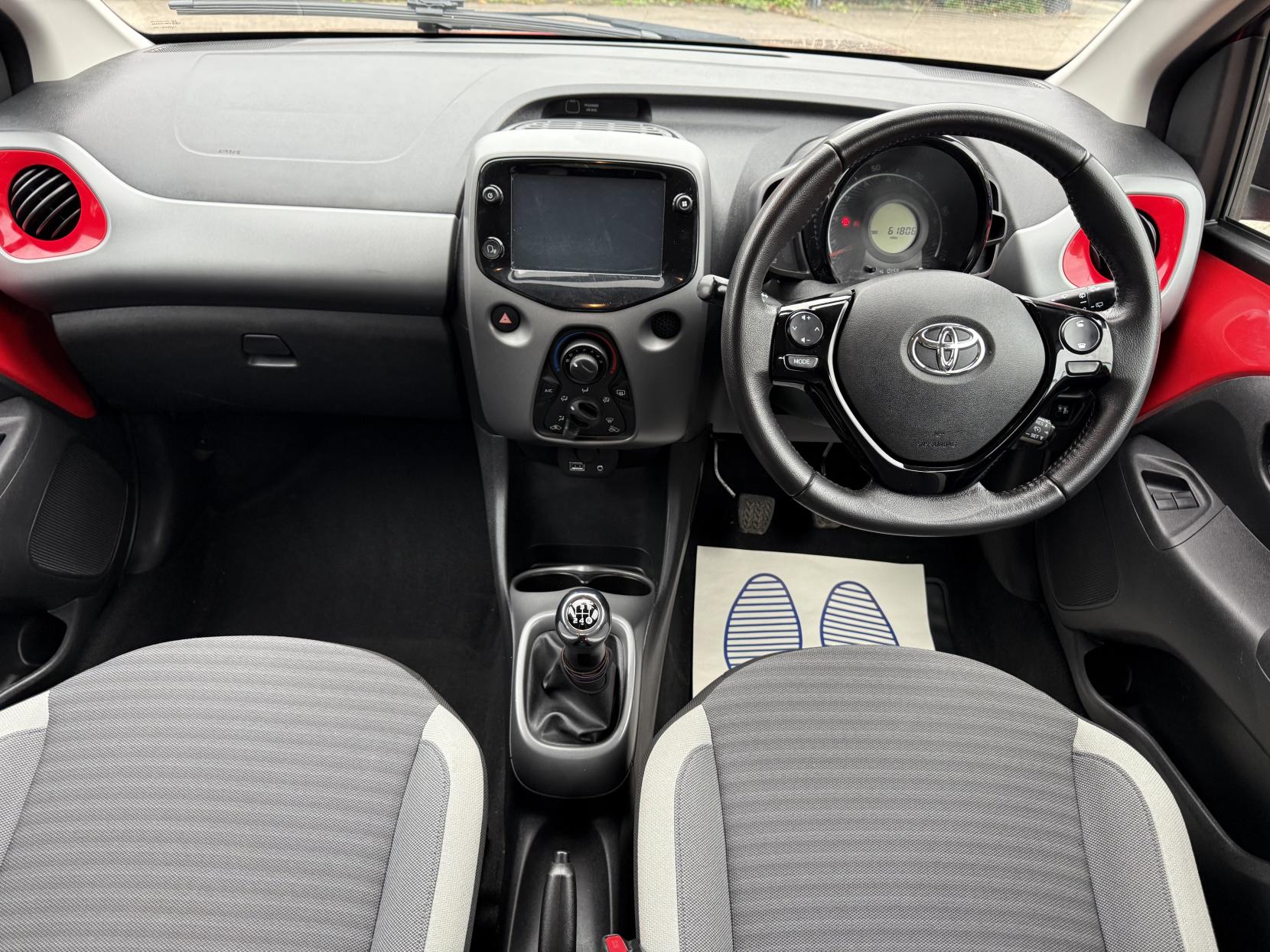 Toyota AYGO 1.0 VVT-i x-play Hatchback 5dr Petrol Manual Euro 6 (71 ps)