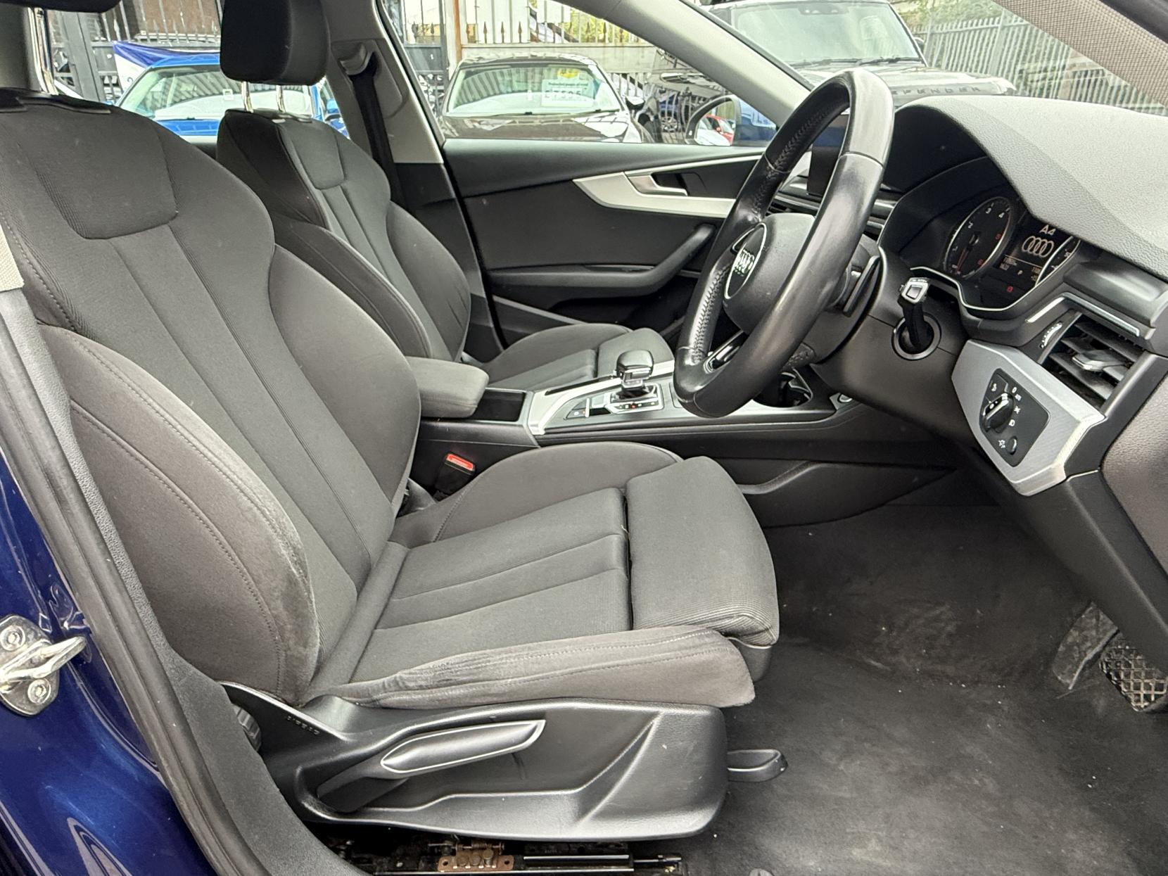 Audi A4 Avant 2.0 TDI ultra Sport Estate 5dr Diesel S Tronic Euro 6 (s/s) (190 ps)
