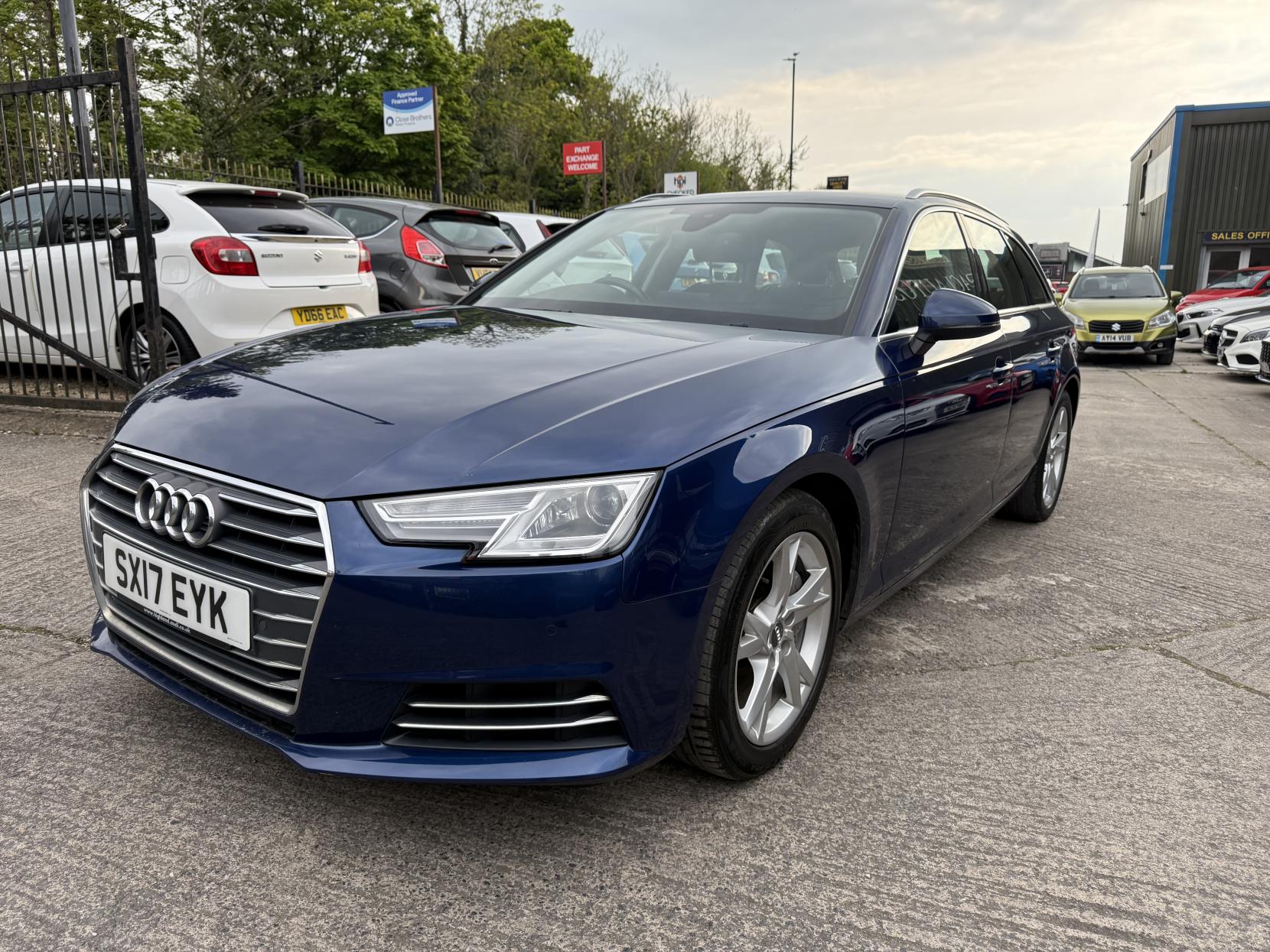 Audi A4 Avant 2.0 TDI ultra Sport Estate 5dr Diesel S Tronic Euro 6 (s/s) (190 ps)
