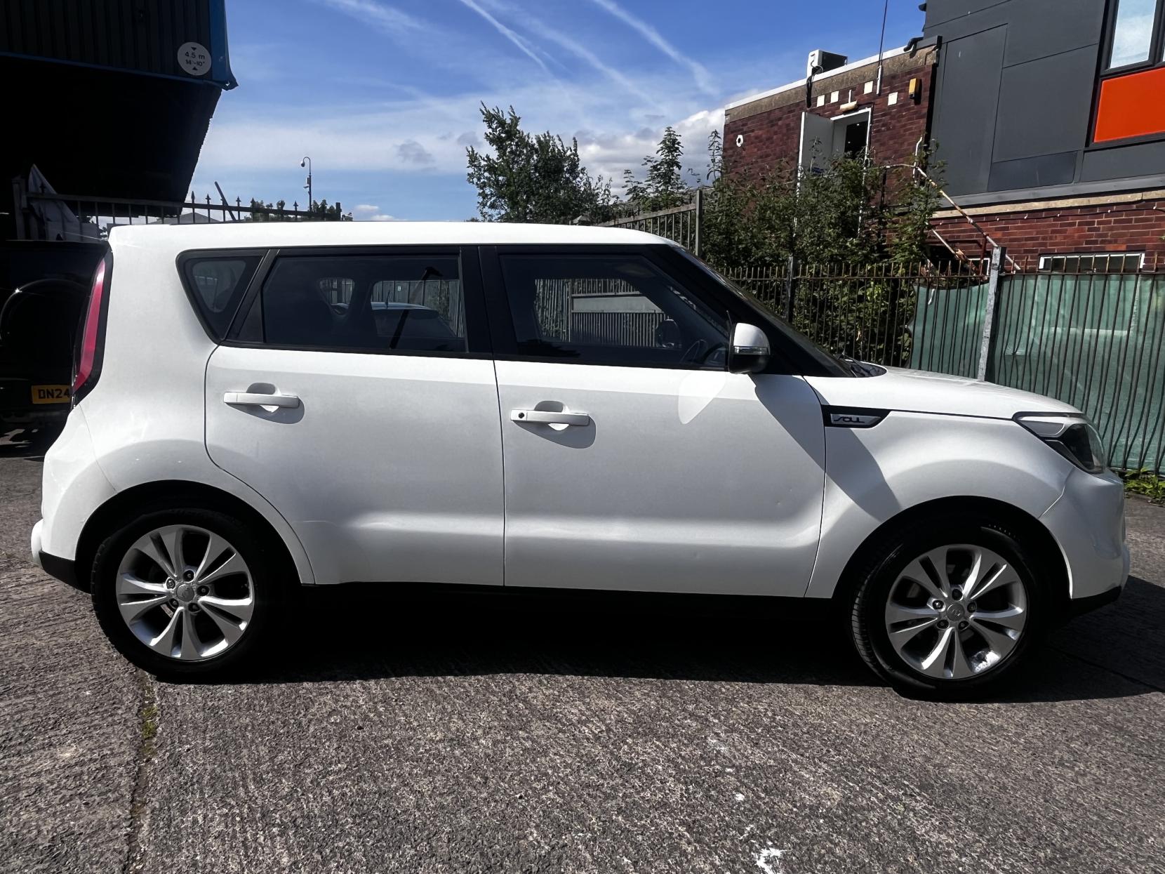 Kia Soul 1.6 GDi Connect SUV 5dr Petrol Manual Euro 6 (130 bhp)