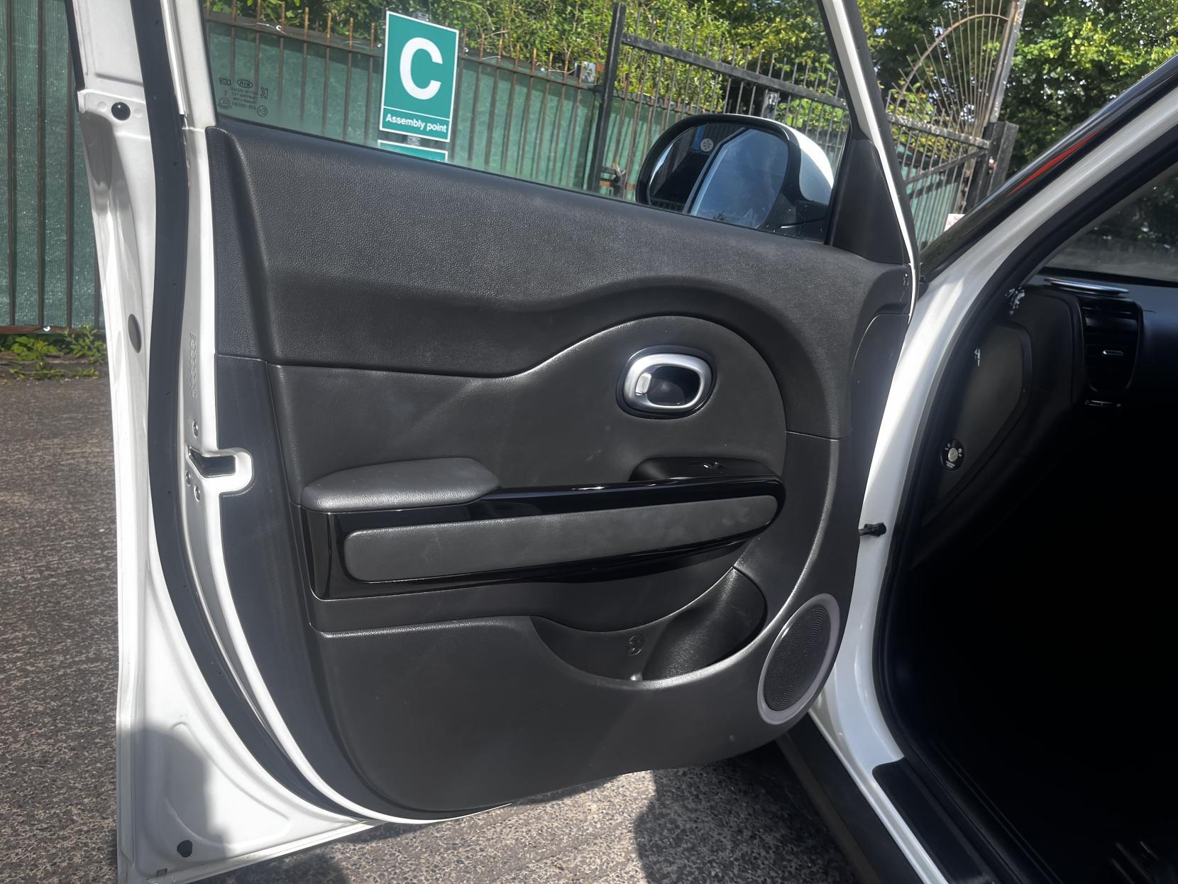 Kia Soul 1.6 GDi Connect SUV 5dr Petrol Manual Euro 6 (130 bhp)