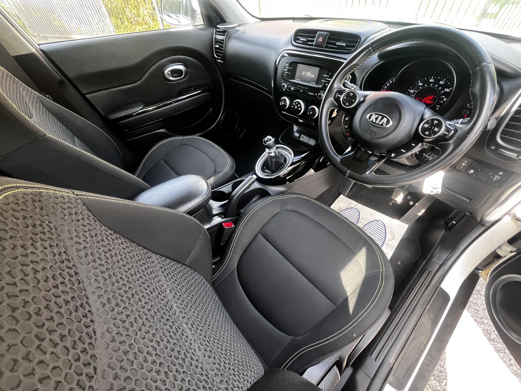 Kia Soul 1.6 GDi Connect SUV 5dr Petrol Manual Euro 6 (130 bhp)