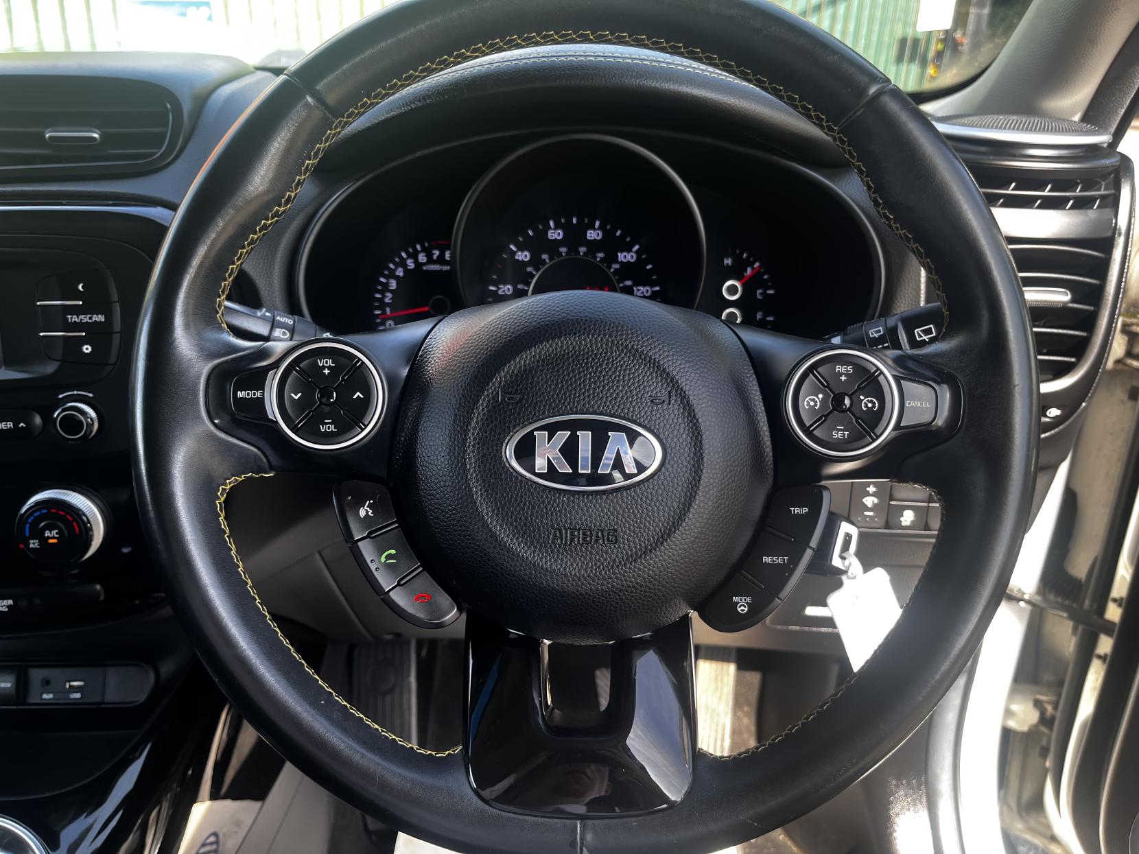 Kia Soul 1.6 GDi Connect SUV 5dr Petrol Manual Euro 6 (130 bhp)