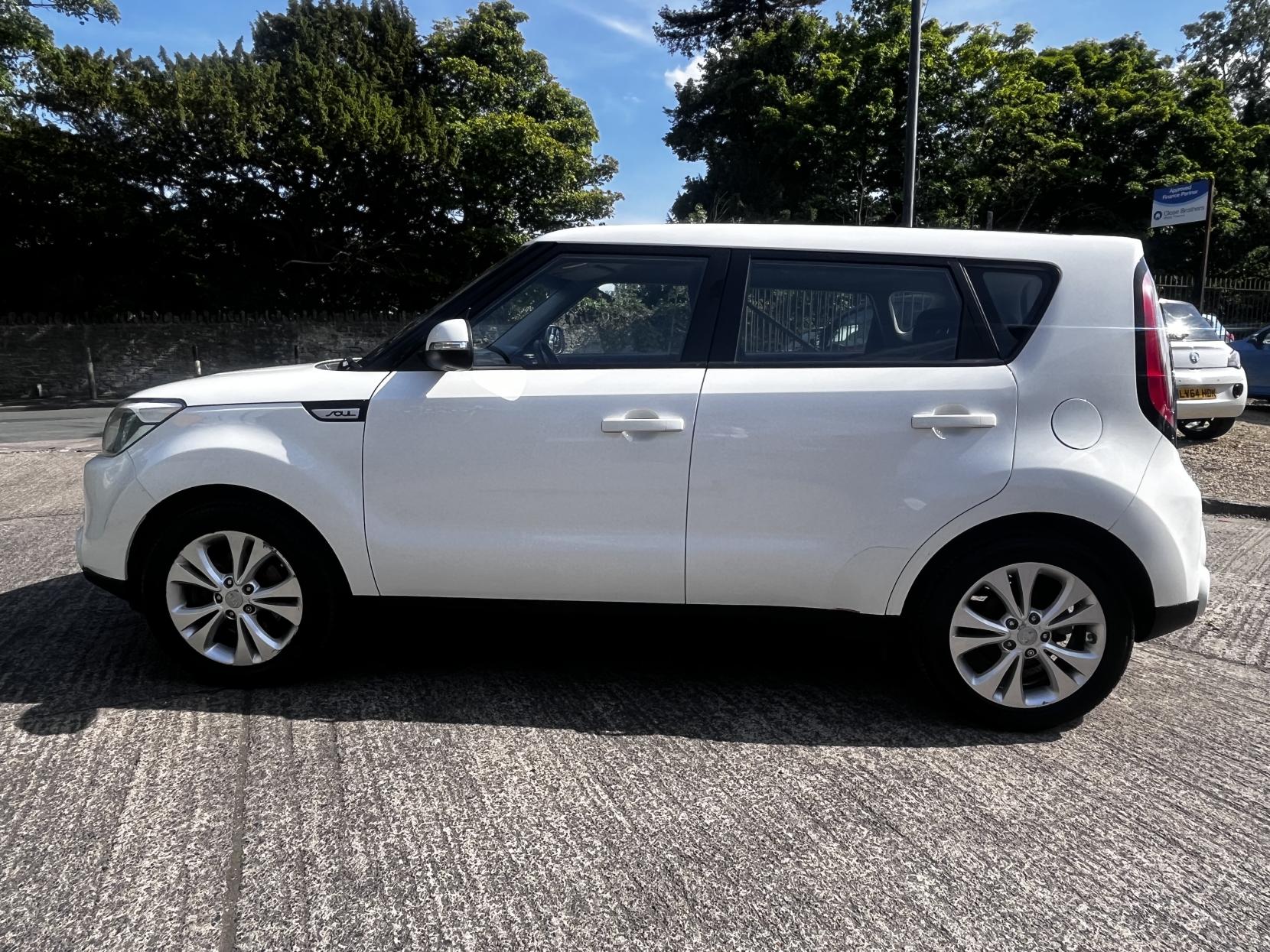 Kia Soul 1.6 GDi Connect SUV 5dr Petrol Manual Euro 6 (130 bhp)