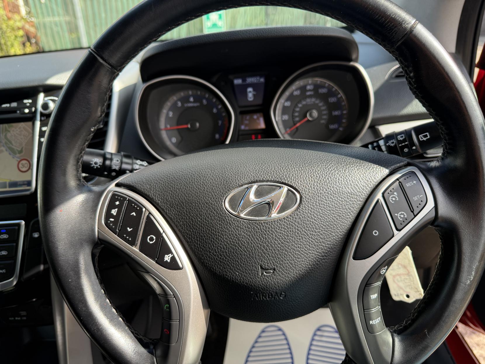 Hyundai i30 1.4 Blue Drive SE Nav Hatchback 5dr Petrol Manual Euro 6 (s/s) (100 ps)