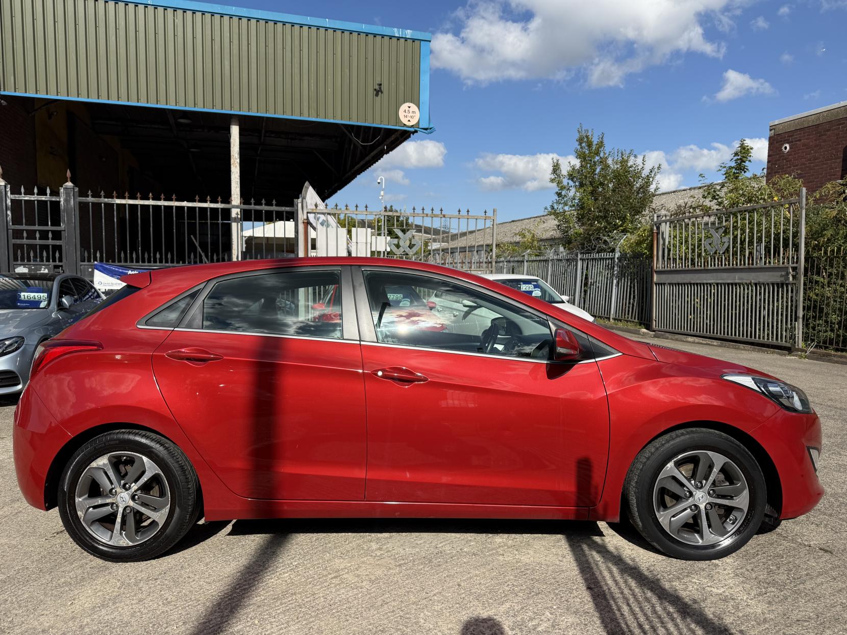 Hyundai i30 1.4 Blue Drive SE Nav Hatchback 5dr Petrol Manual Euro 6 (s/s) (100 ps)
