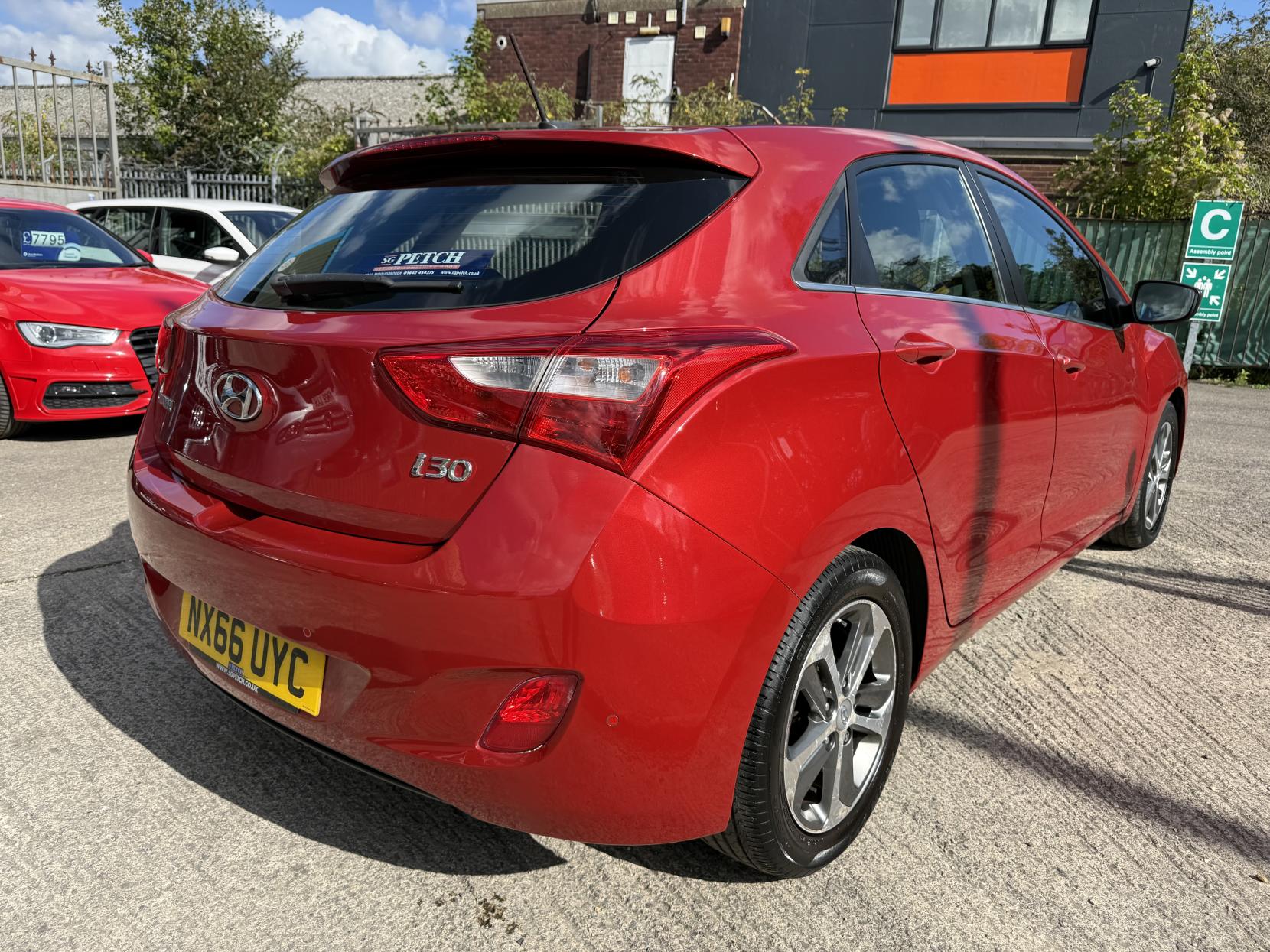 Hyundai i30 1.4 Blue Drive SE Nav Hatchback 5dr Petrol Manual Euro 6 (s/s) (100 ps)