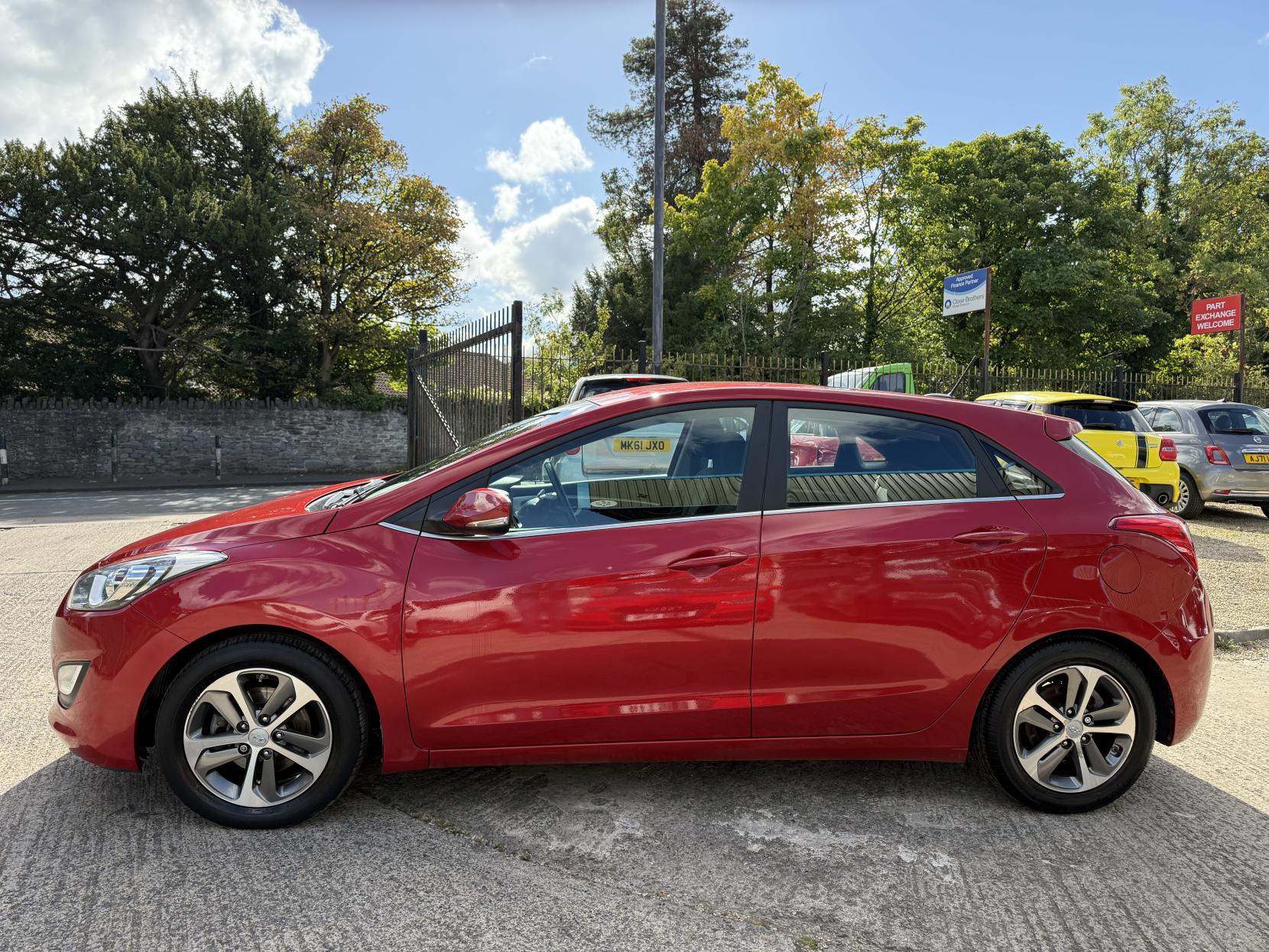 Hyundai i30 1.4 Blue Drive SE Nav Hatchback 5dr Petrol Manual Euro 6 (s/s) (100 ps)