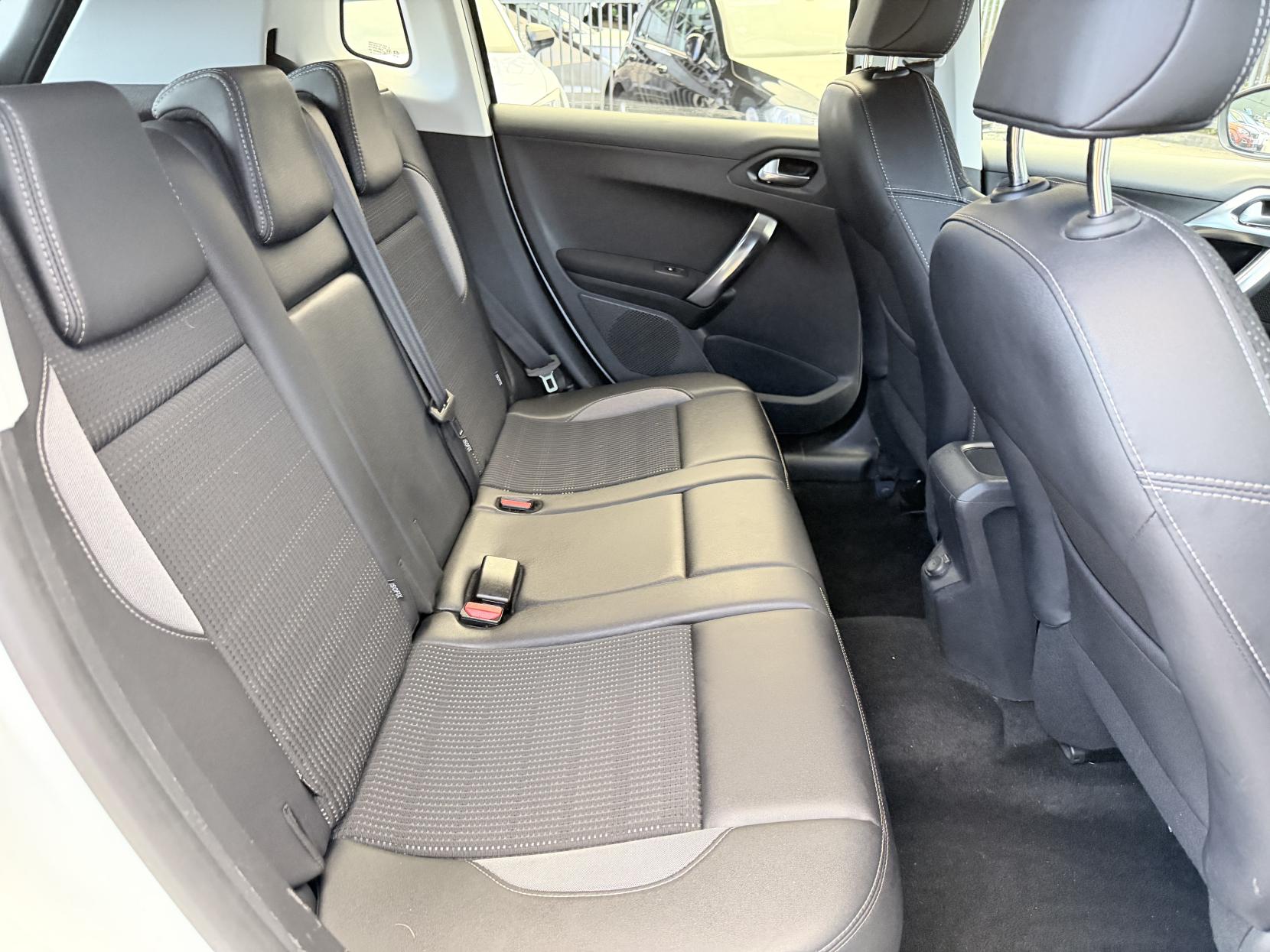 Peugeot 2008 1.6 VTi Allure SUV 5dr Petrol Auto Euro 5 (120 ps)