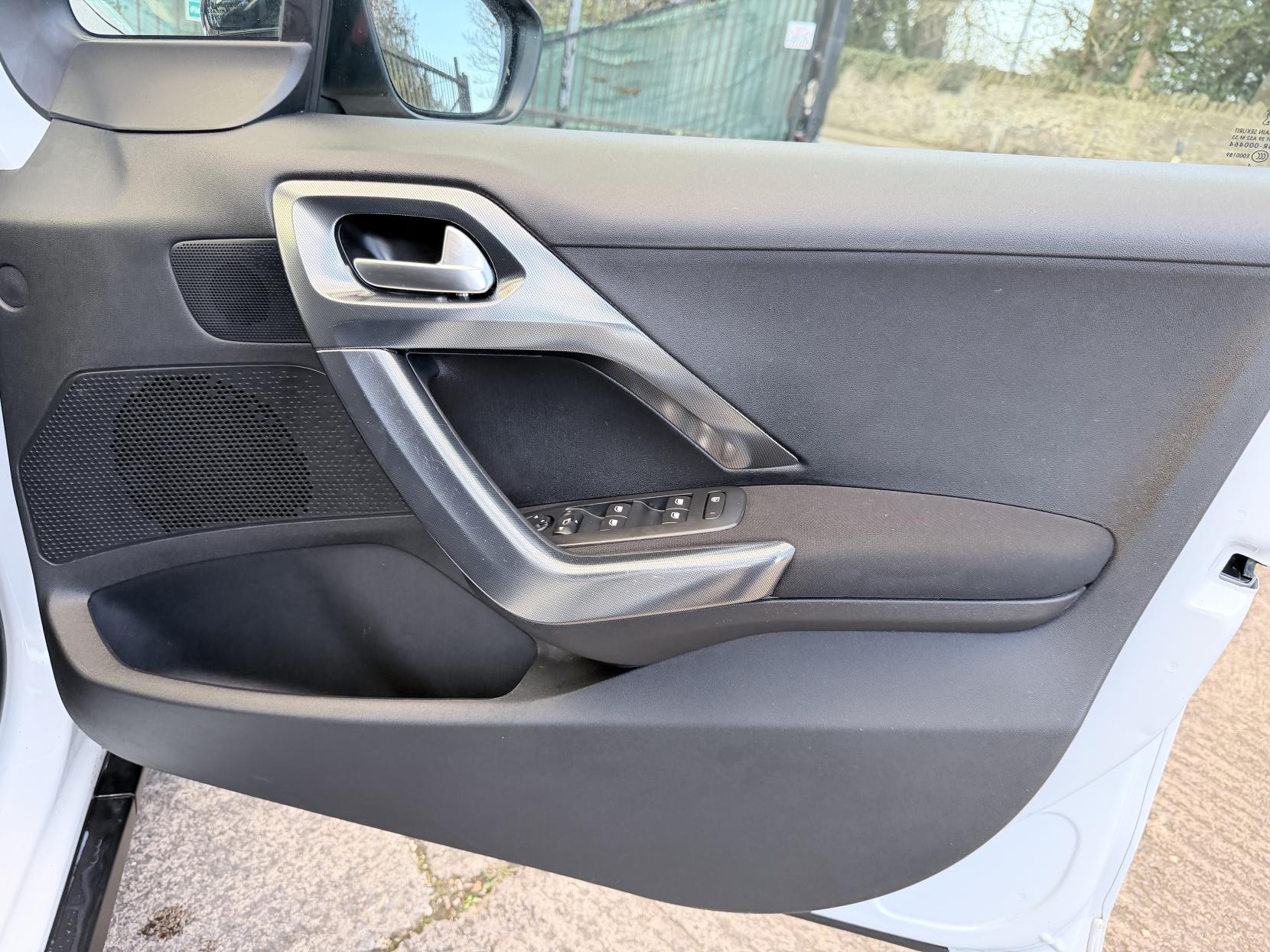 Peugeot 2008 1.6 VTi Allure SUV 5dr Petrol Auto Euro 5 (120 ps)