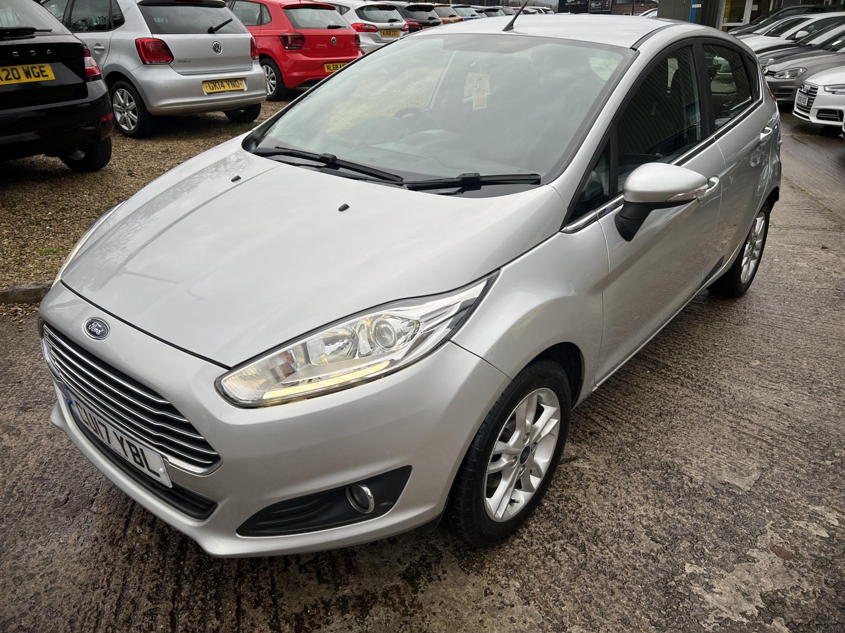 Ford Fiesta 1.25 Zetec Hatchback 5dr Petrol Manual Euro 6 (82 ps)