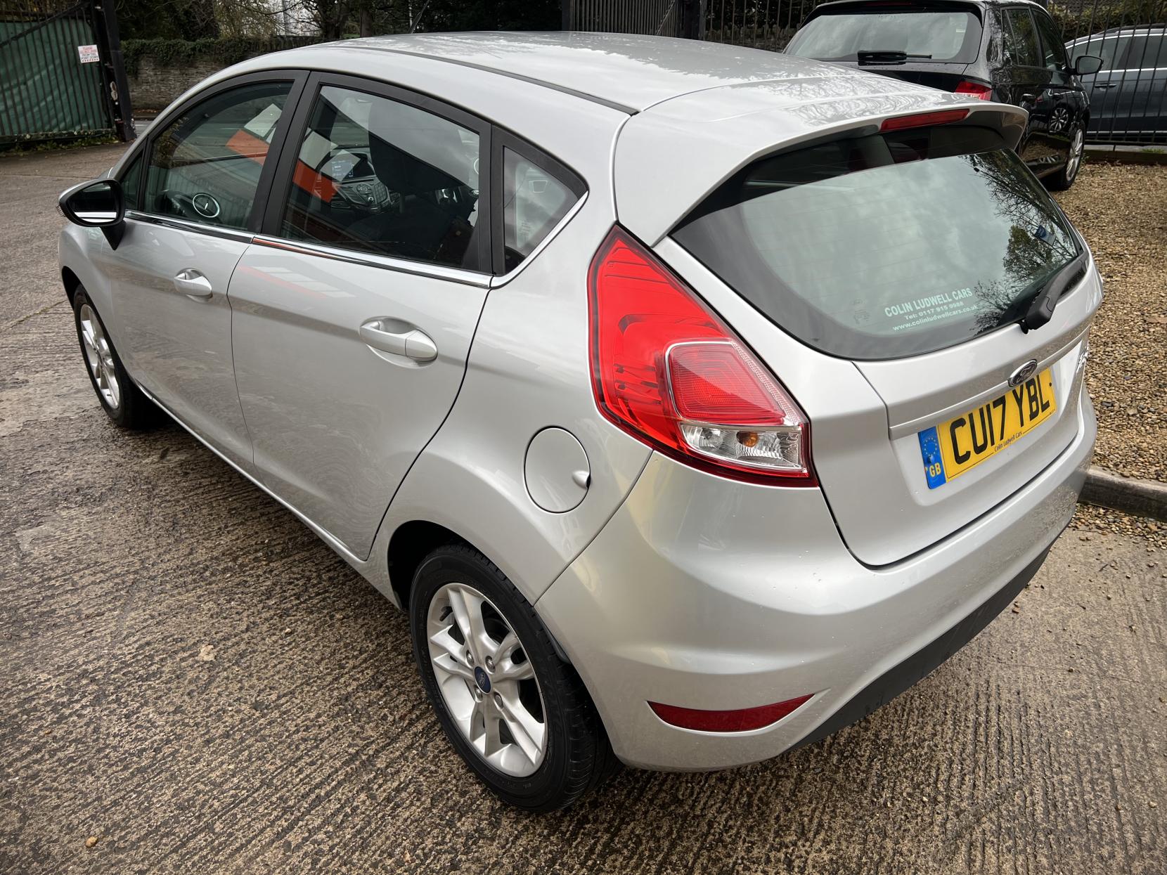 Ford Fiesta 1.25 Zetec Hatchback 5dr Petrol Manual Euro 6 (82 ps)