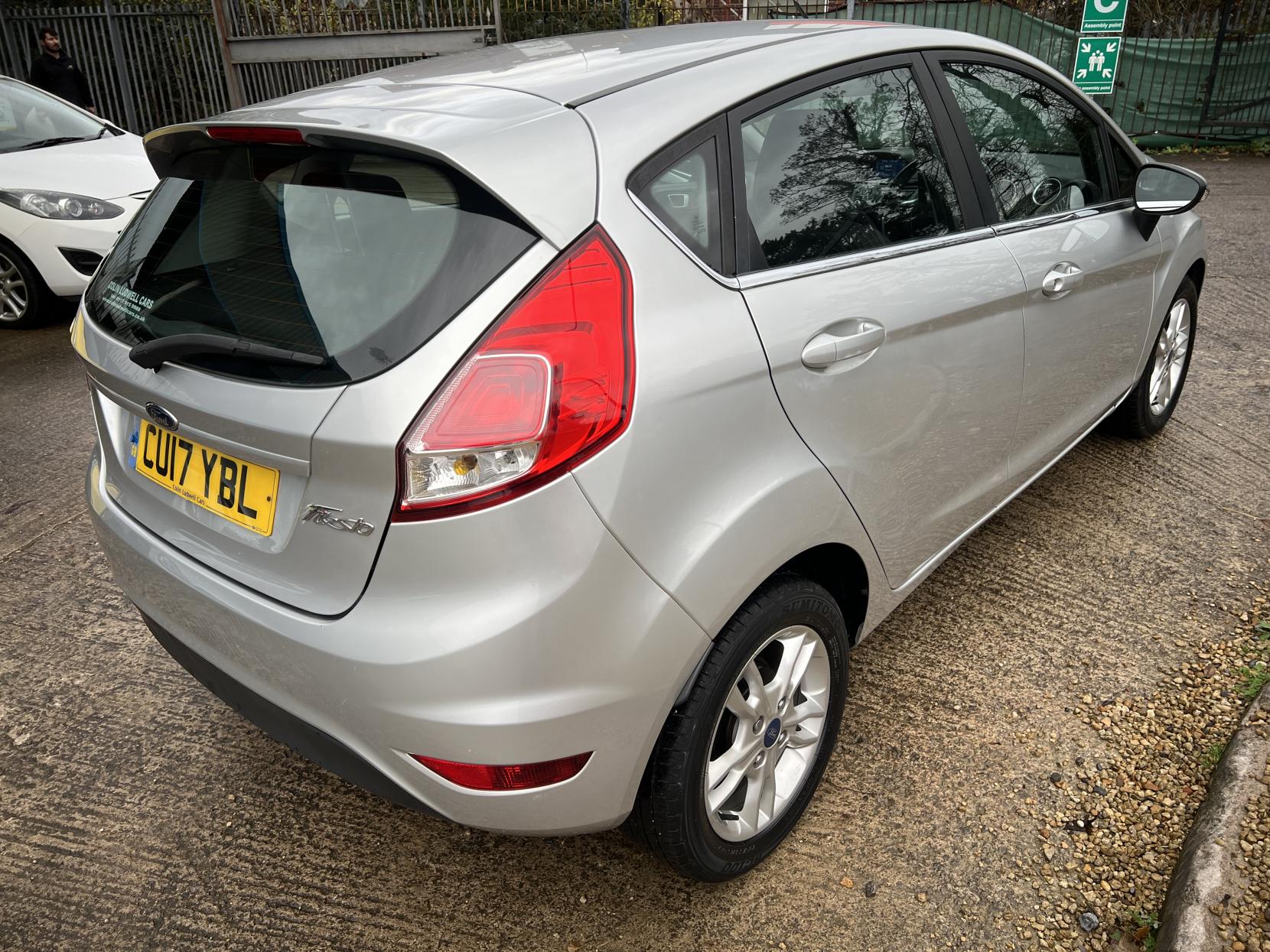 Ford Fiesta 1.25 Zetec Hatchback 5dr Petrol Manual Euro 6 (82 ps)