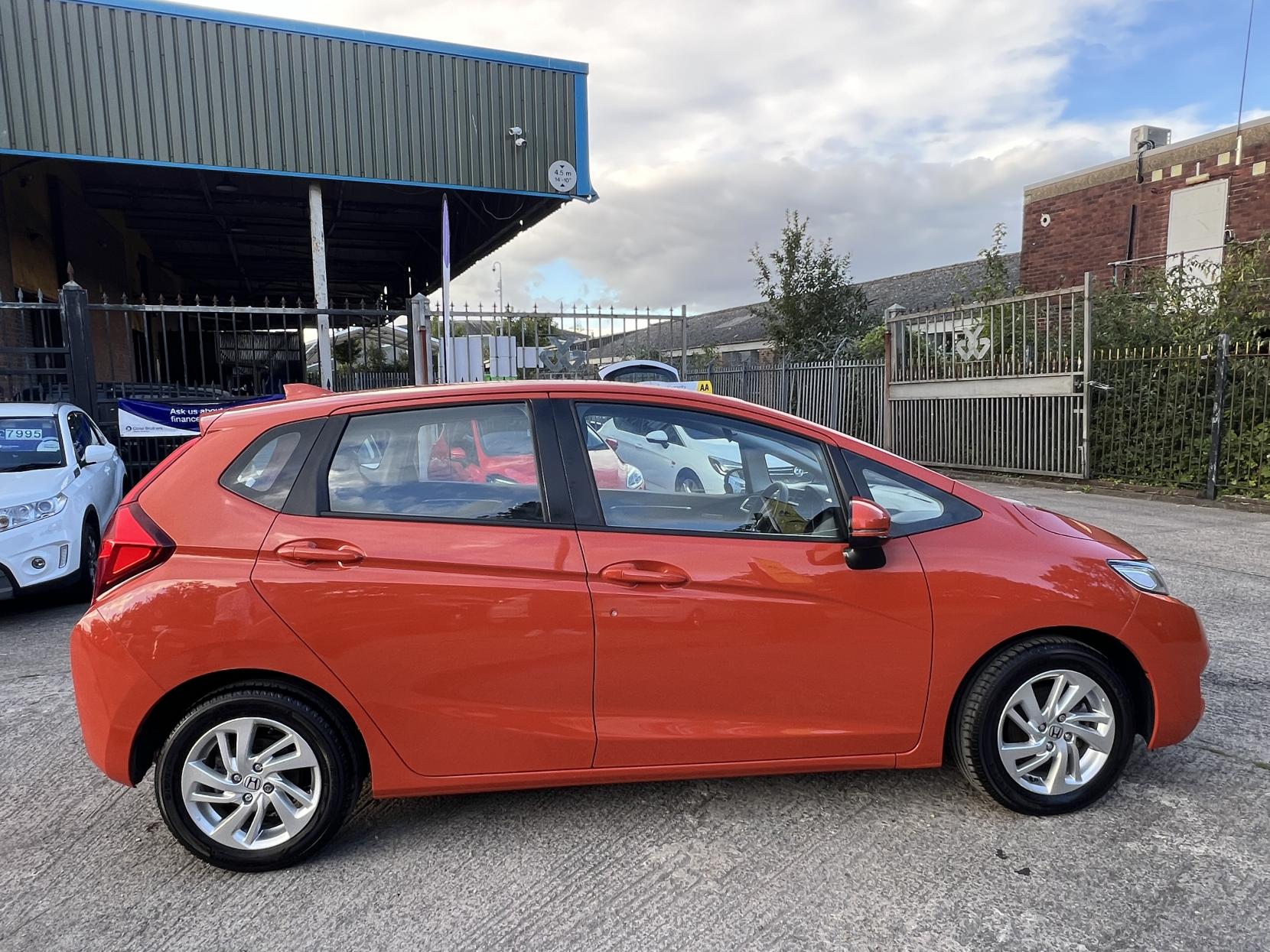 Honda Jazz 1.3 i-VTEC SE Hatchback 5dr Petrol Manual Euro 6 (s/s) (102 ps)