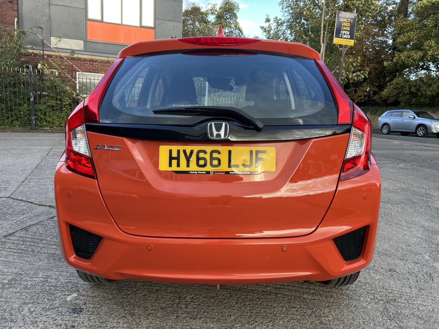 Honda Jazz 1.3 i-VTEC SE Hatchback 5dr Petrol Manual Euro 6 (s/s) (102 ps)