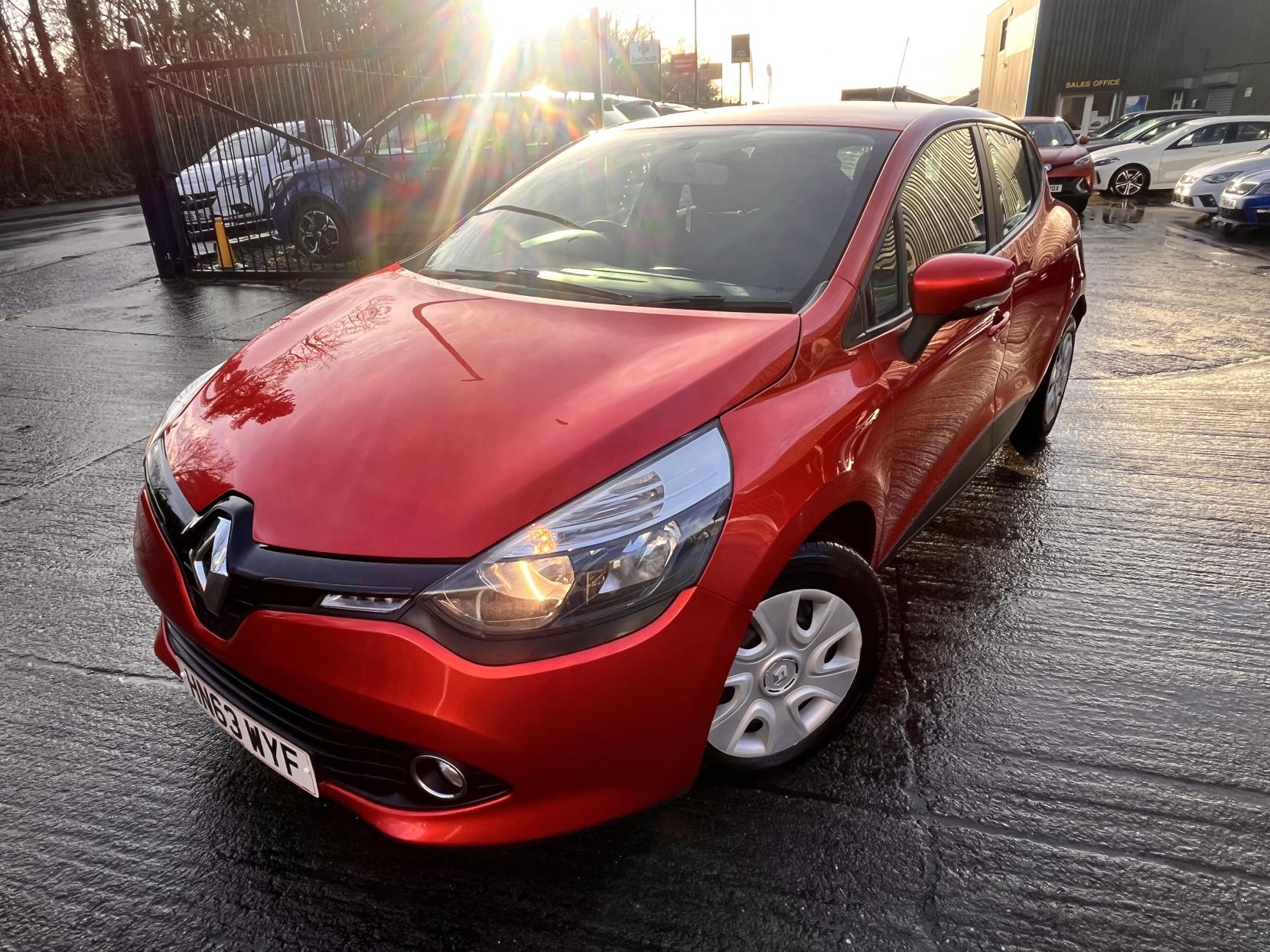 Renault Clio 0.9 TCe ECO Expression + Hatchback 5dr Petrol Manual Euro 5 (s/s) (90 ps)