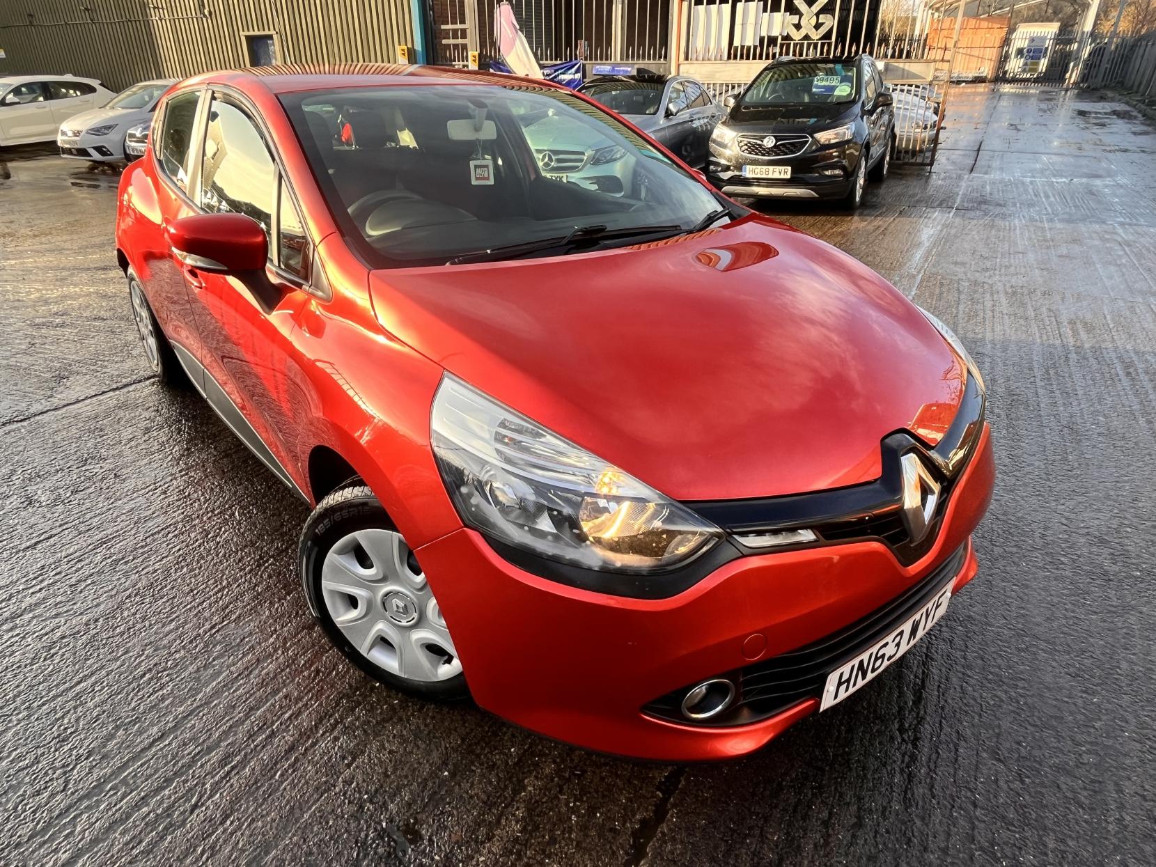 Renault Clio 0.9 TCe ECO Expression + Hatchback 5dr Petrol Manual Euro 5 (s/s) (90 ps)