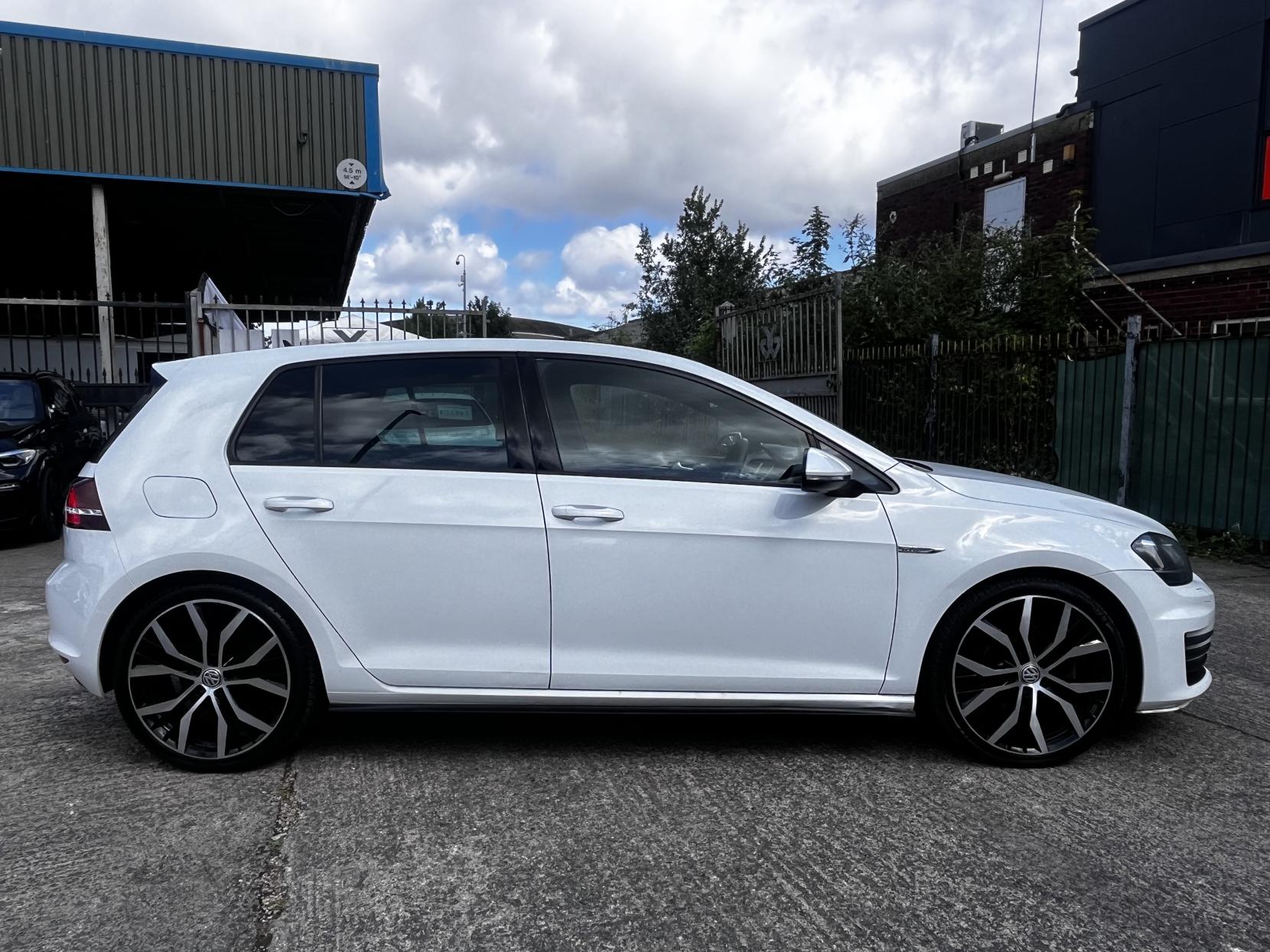Volkswagen Golf 2.0 TDI BlueMotion Tech GTD Hatchback 5dr Diesel DSG Euro 6 (s/s) (184 ps)