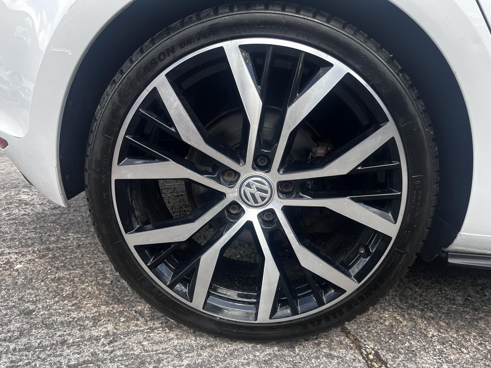 Volkswagen Golf 2.0 TDI BlueMotion Tech GTD Hatchback 5dr Diesel DSG Euro 6 (s/s) (184 ps)