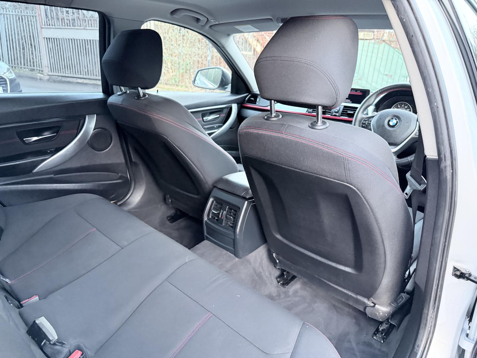 BMW 3 Series 2.0 320d Sport Touring 5dr Diesel Auto Euro 5 (s/s) (184 ps)