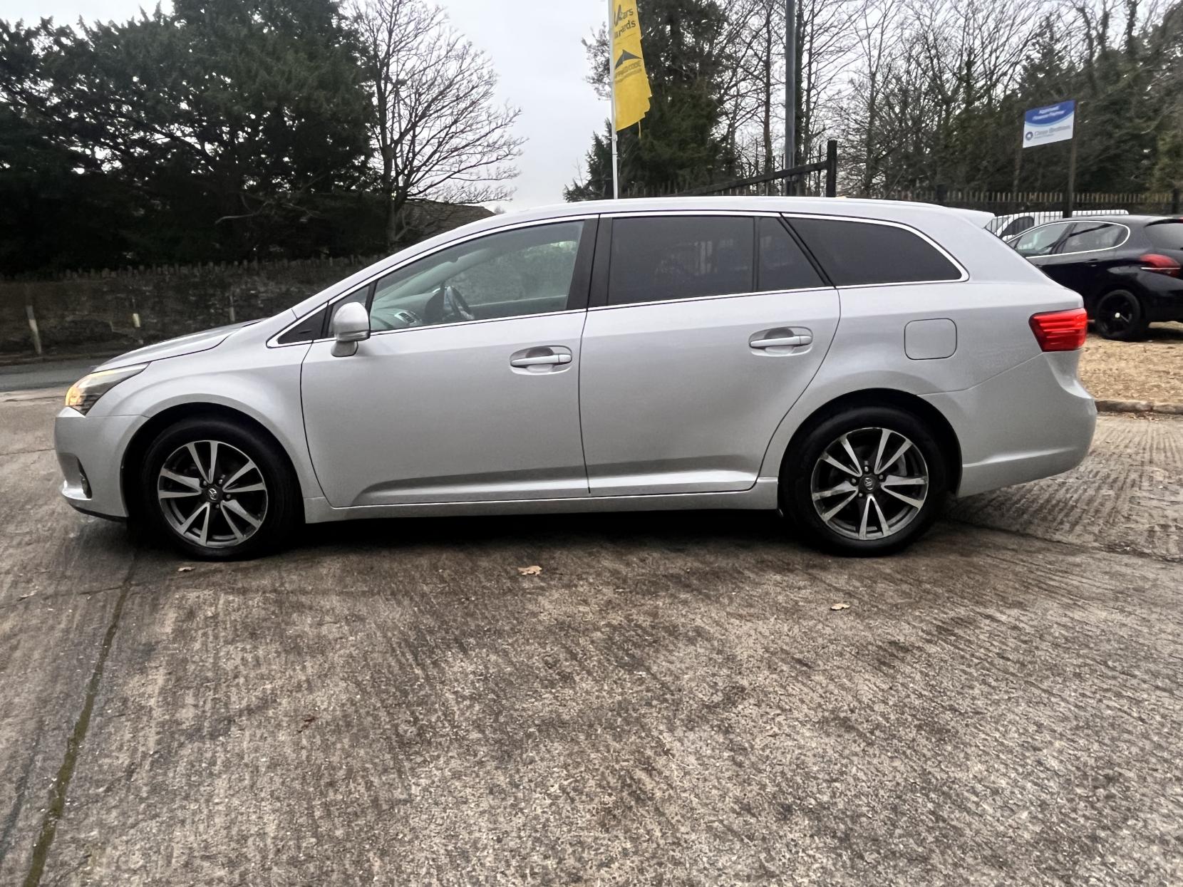 Toyota Avensis 1.8 V-Matic TR Tourer 5dr Petrol Manual Euro 5 (147 ps)