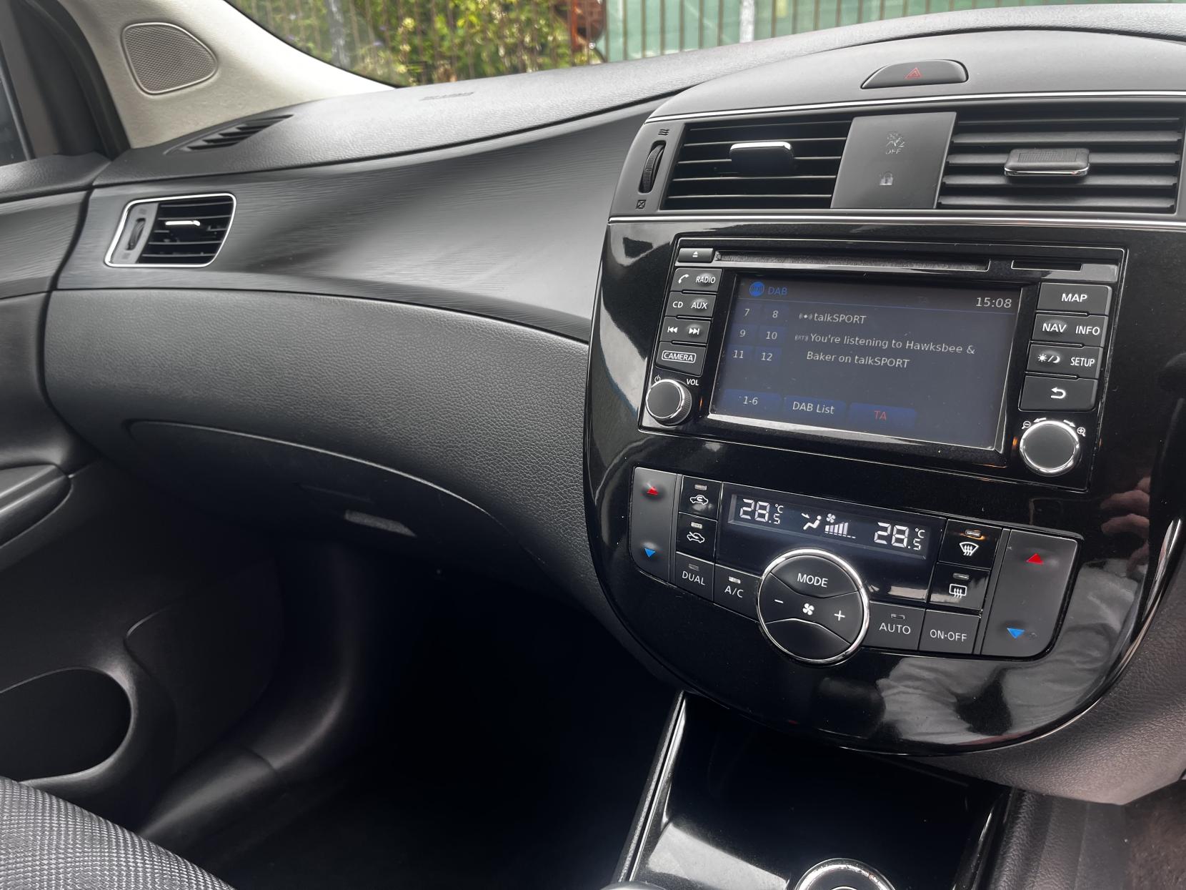 Nissan Pulsar 1.2 DIG-T N-Connecta Hatchback 5dr Petrol Manual Euro 6 (s/s) (115 ps)