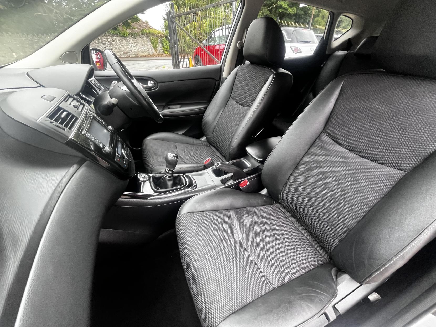 Nissan Pulsar 1.2 DIG-T N-Connecta Hatchback 5dr Petrol Manual Euro 6 (s/s) (115 ps)