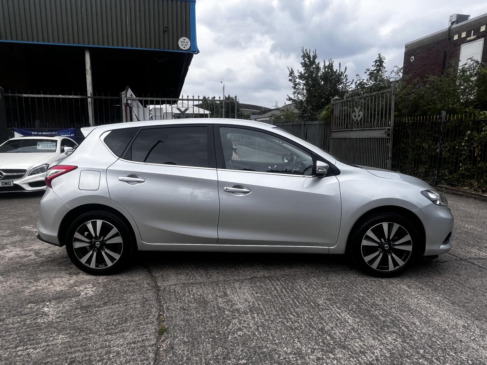 Nissan Pulsar 1.2 DIG-T N-Connecta Hatchback 5dr Petrol Manual Euro 6 (s/s) (115 ps)