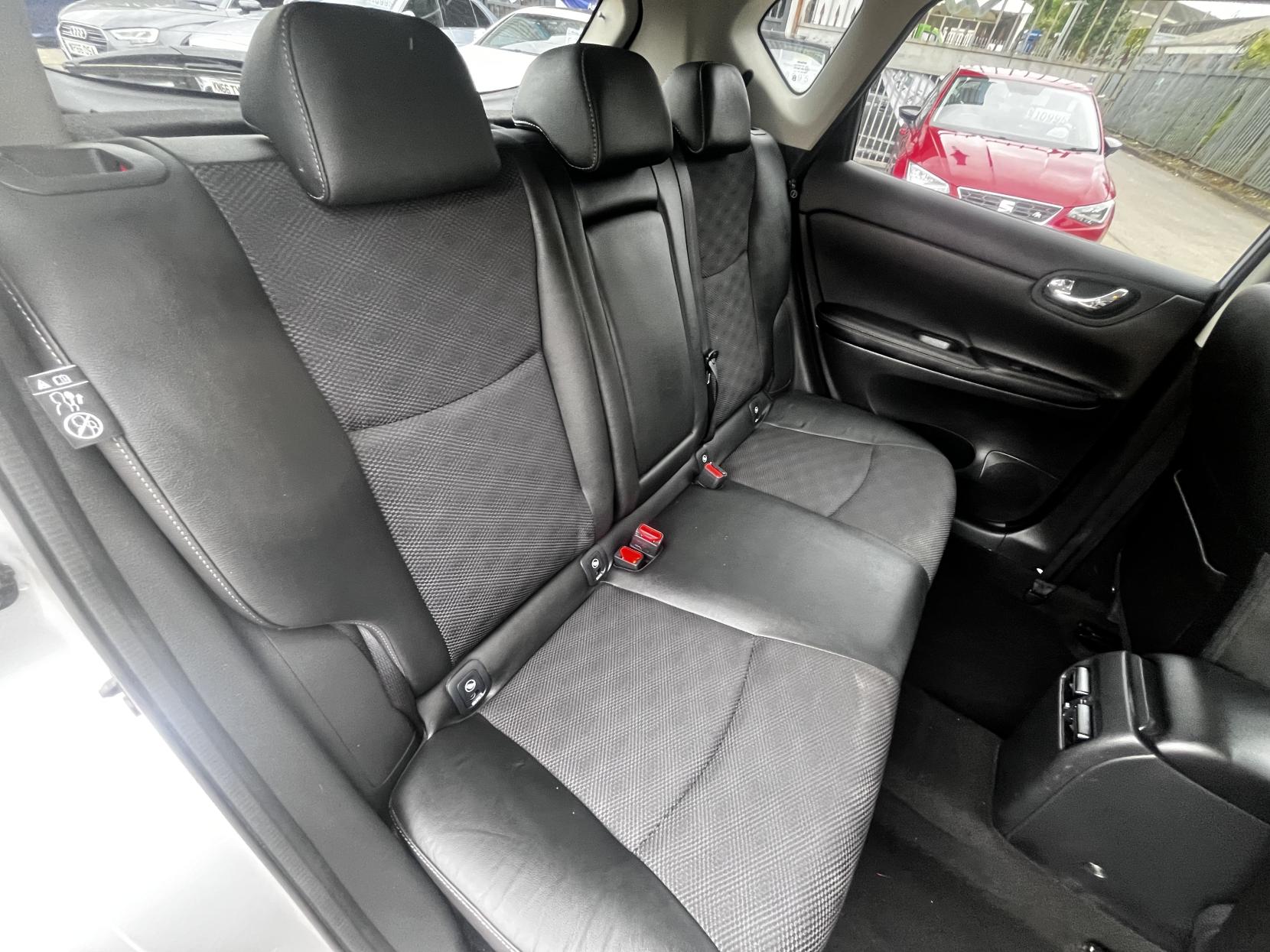 Nissan Pulsar 1.2 DIG-T N-Connecta Hatchback 5dr Petrol Manual Euro 6 (s/s) (115 ps)